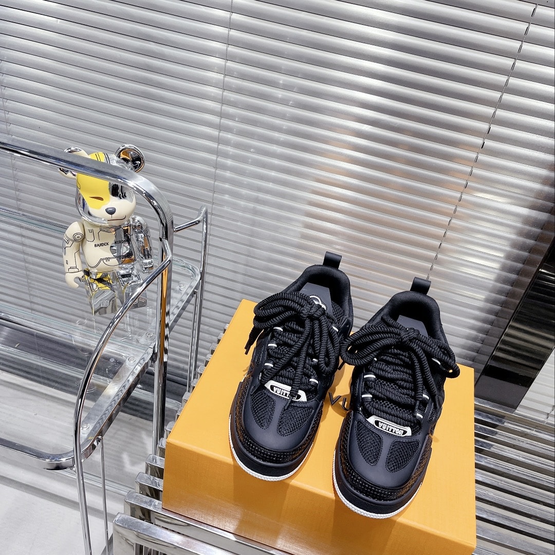 (1:1 replica) Louis Vuitton Women s Skate Sneakers Black For Women LV