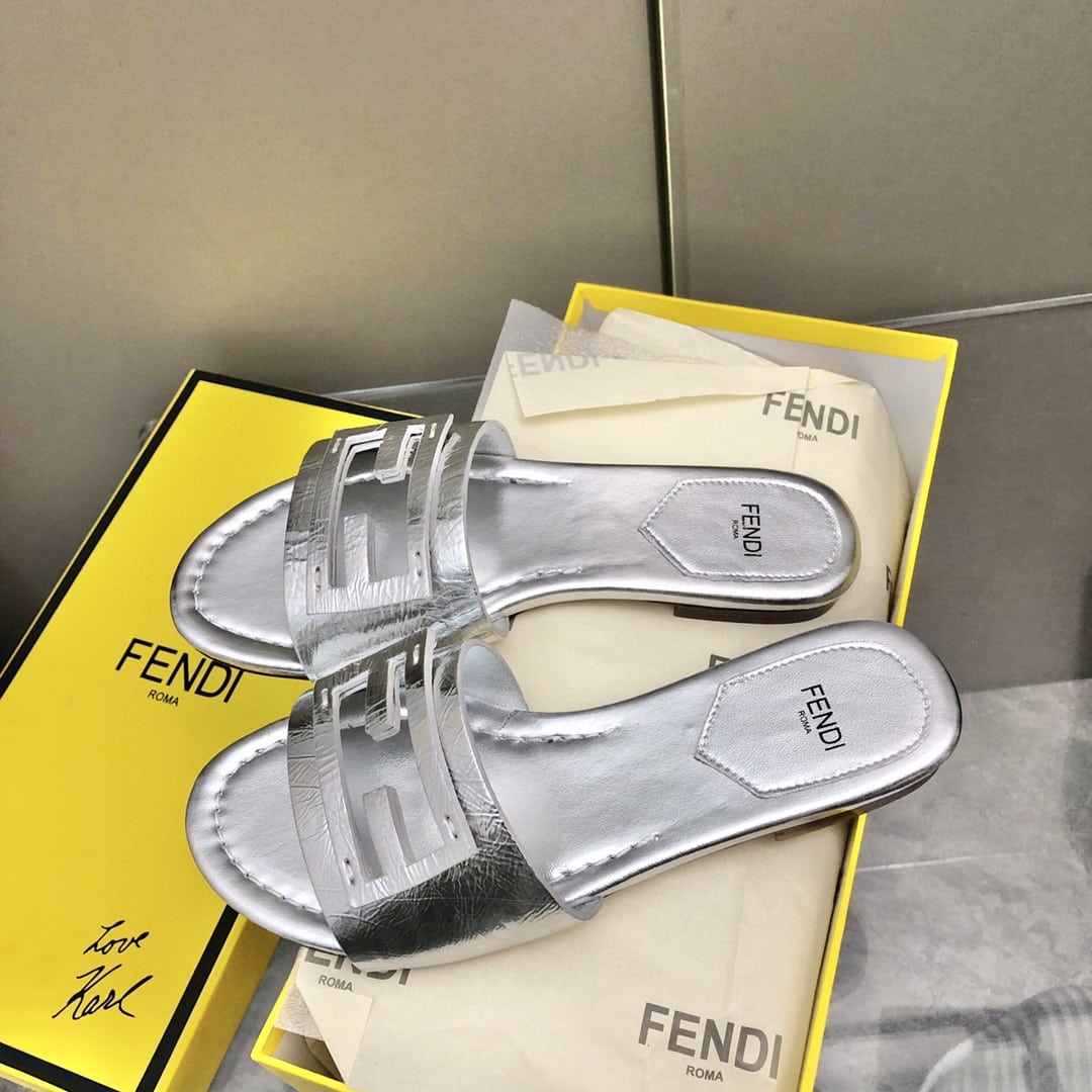 (1:1 replica) Fendi Baguette Silver For Women FF 8R8136AI16F0GE7