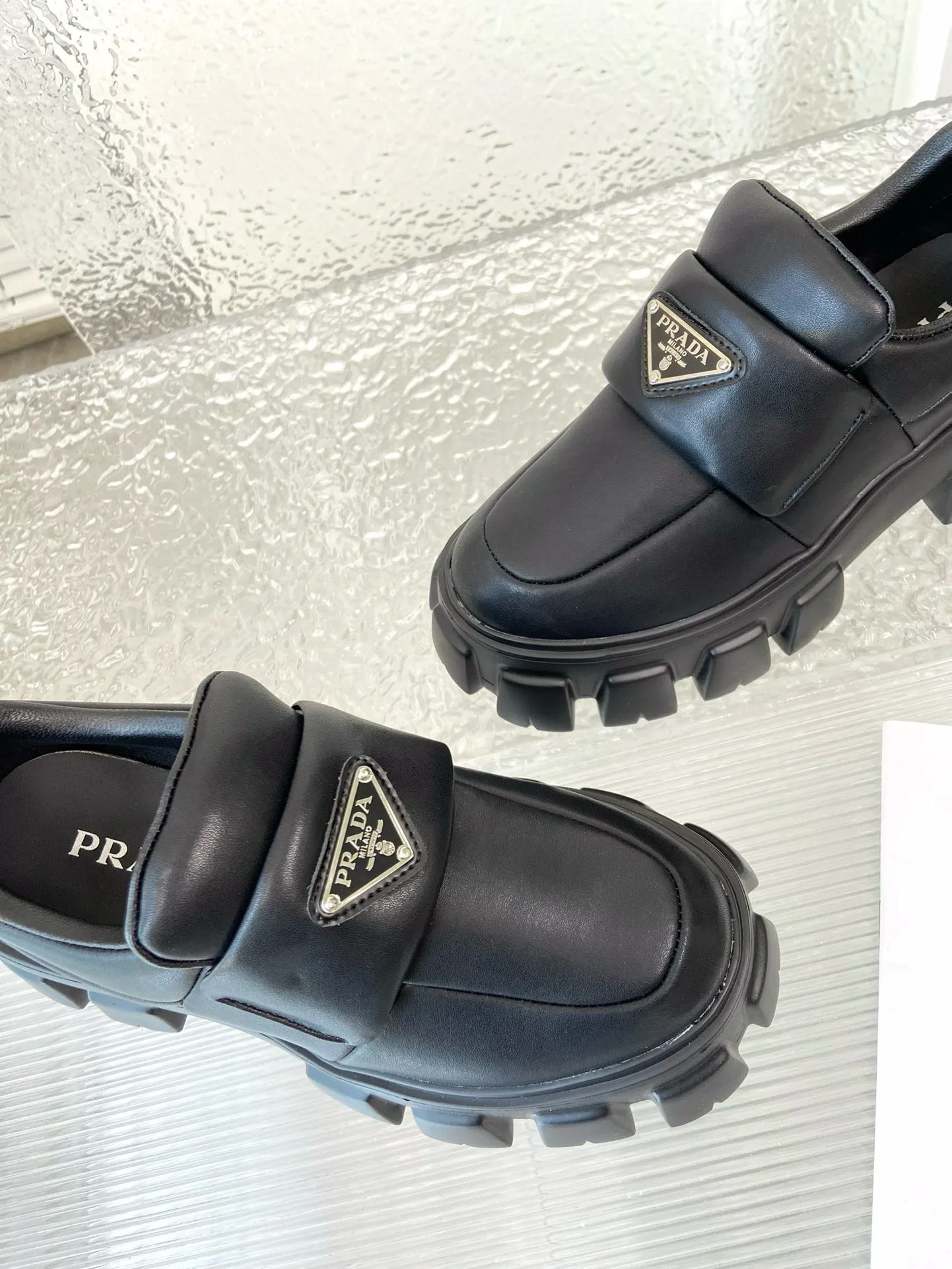 (1:1 replica) Prada Loafers in Black Soft Padded Nappa Leather PRL008