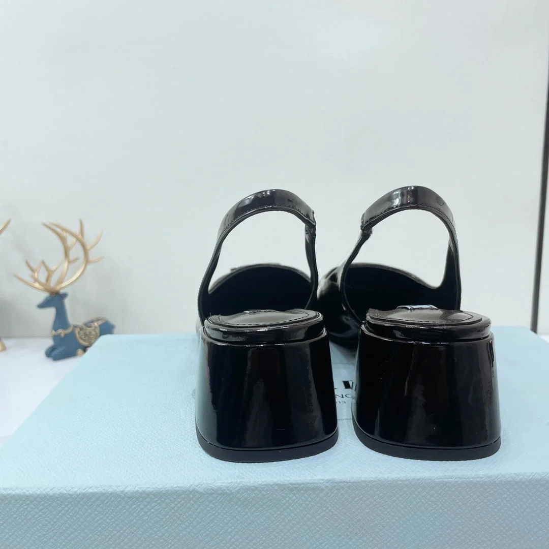 (1:1 replica) Prada Prada Color Block With Rear Bridle Block Black For Women PRD