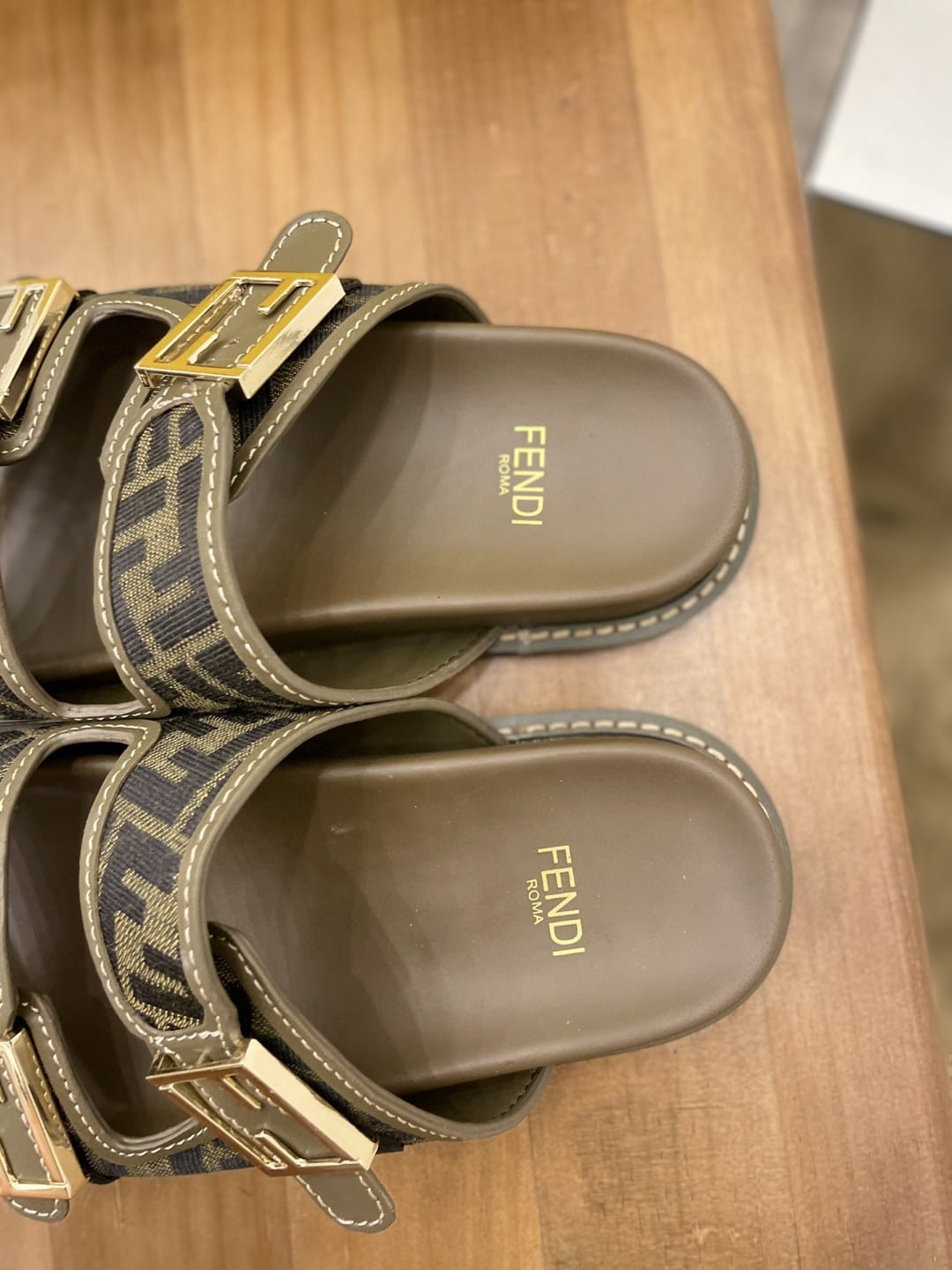 (1:1 replica) Fendi Feel Slides Brown For Women
