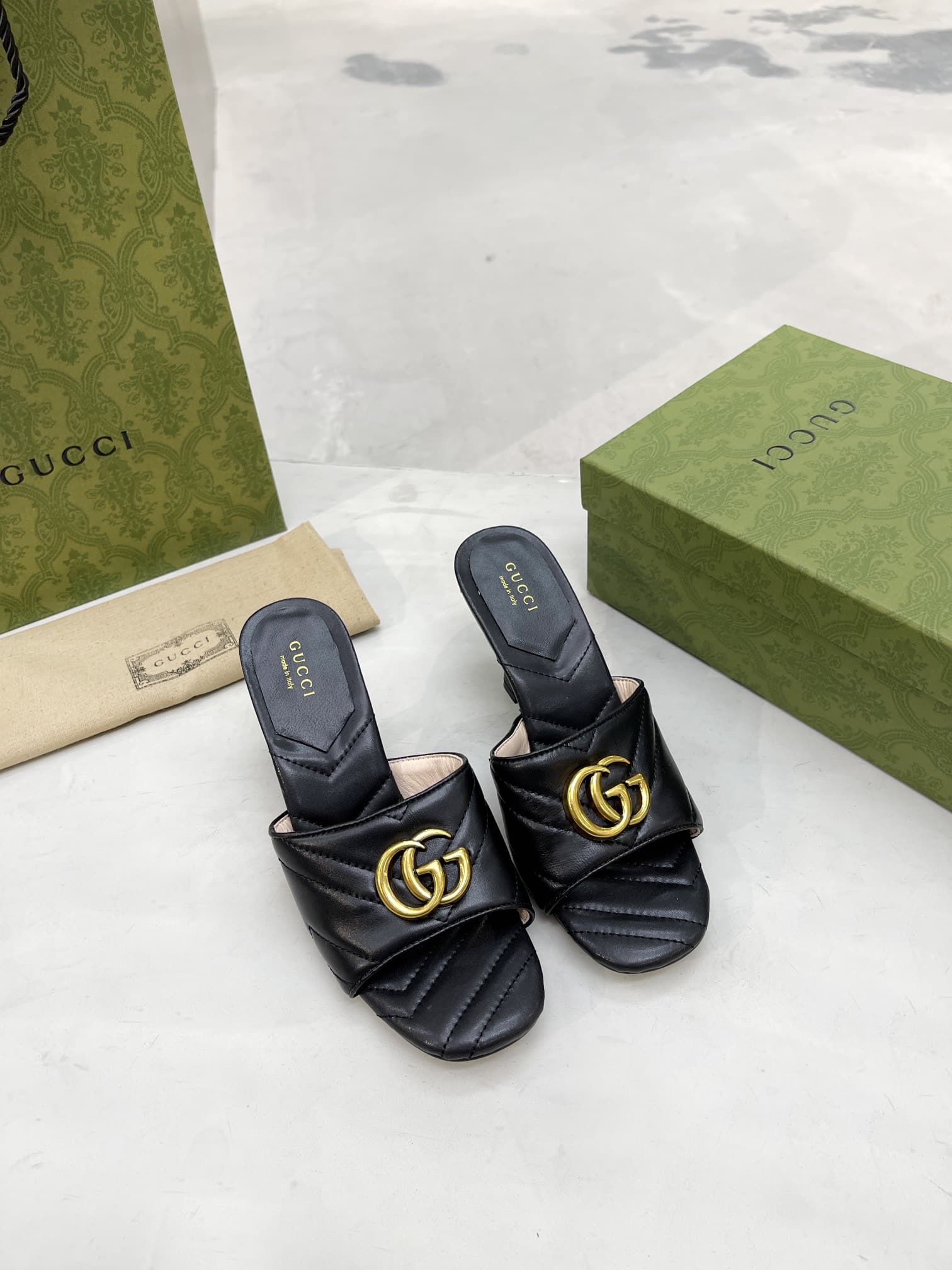 (1:1 replica) Gucci Double G Slide Sandal Chevron Matelasse Black For Women GG 674839 BKO00 1000