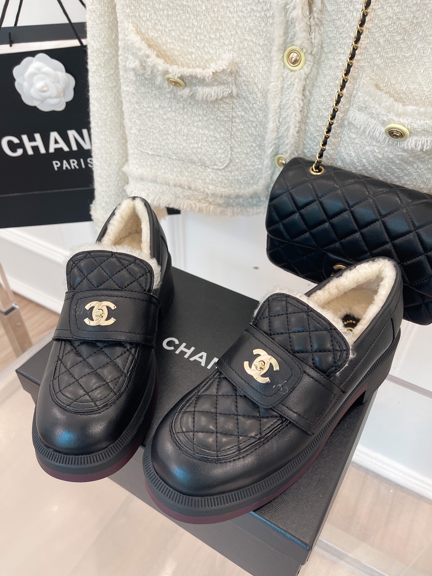 (1:1 replica) Chanel Women s Loafers With Lining Black For Women
