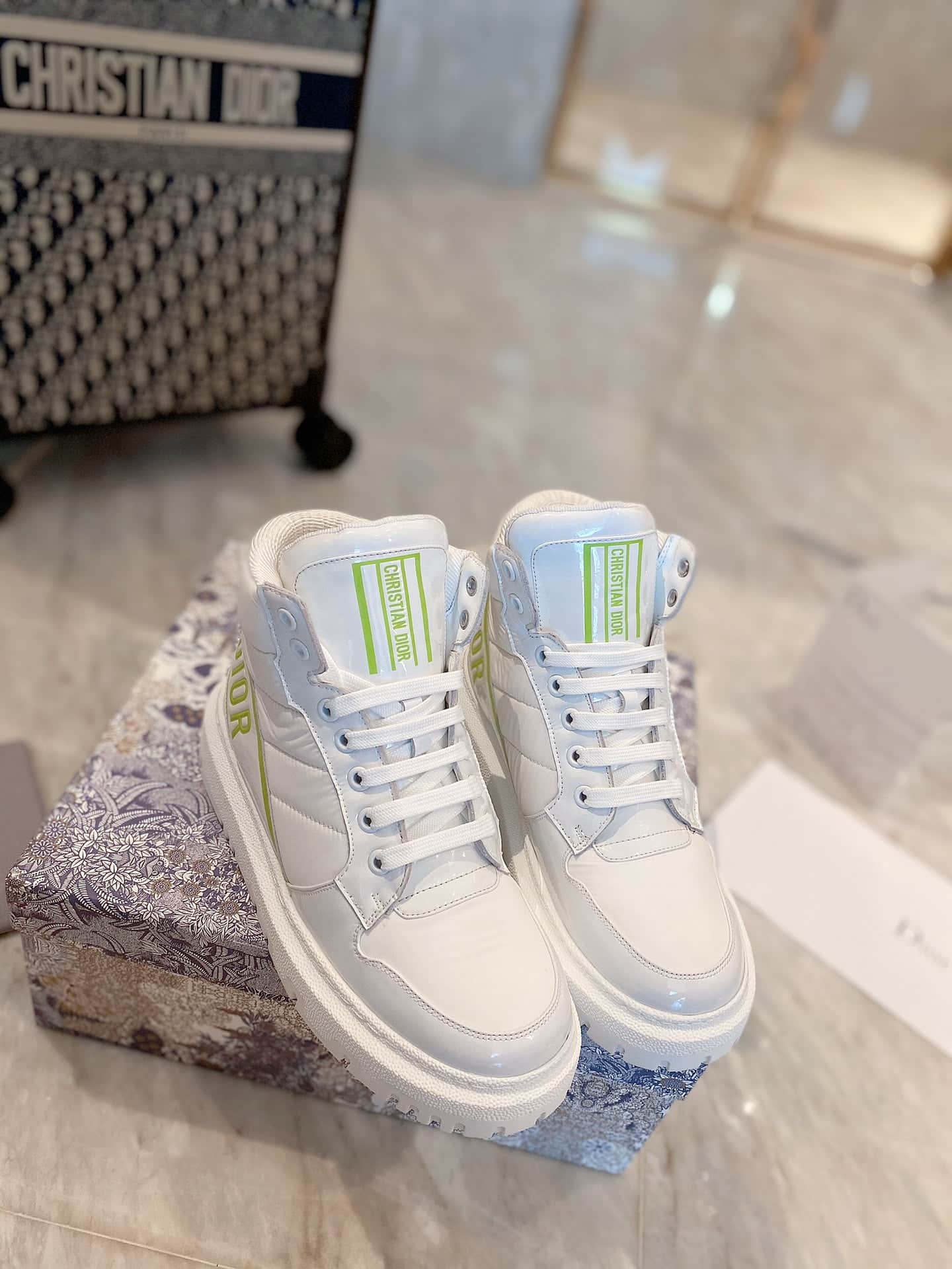 (1:1 replica) Christian Dior D-Player Patent-Trim White/Green For Women CD
