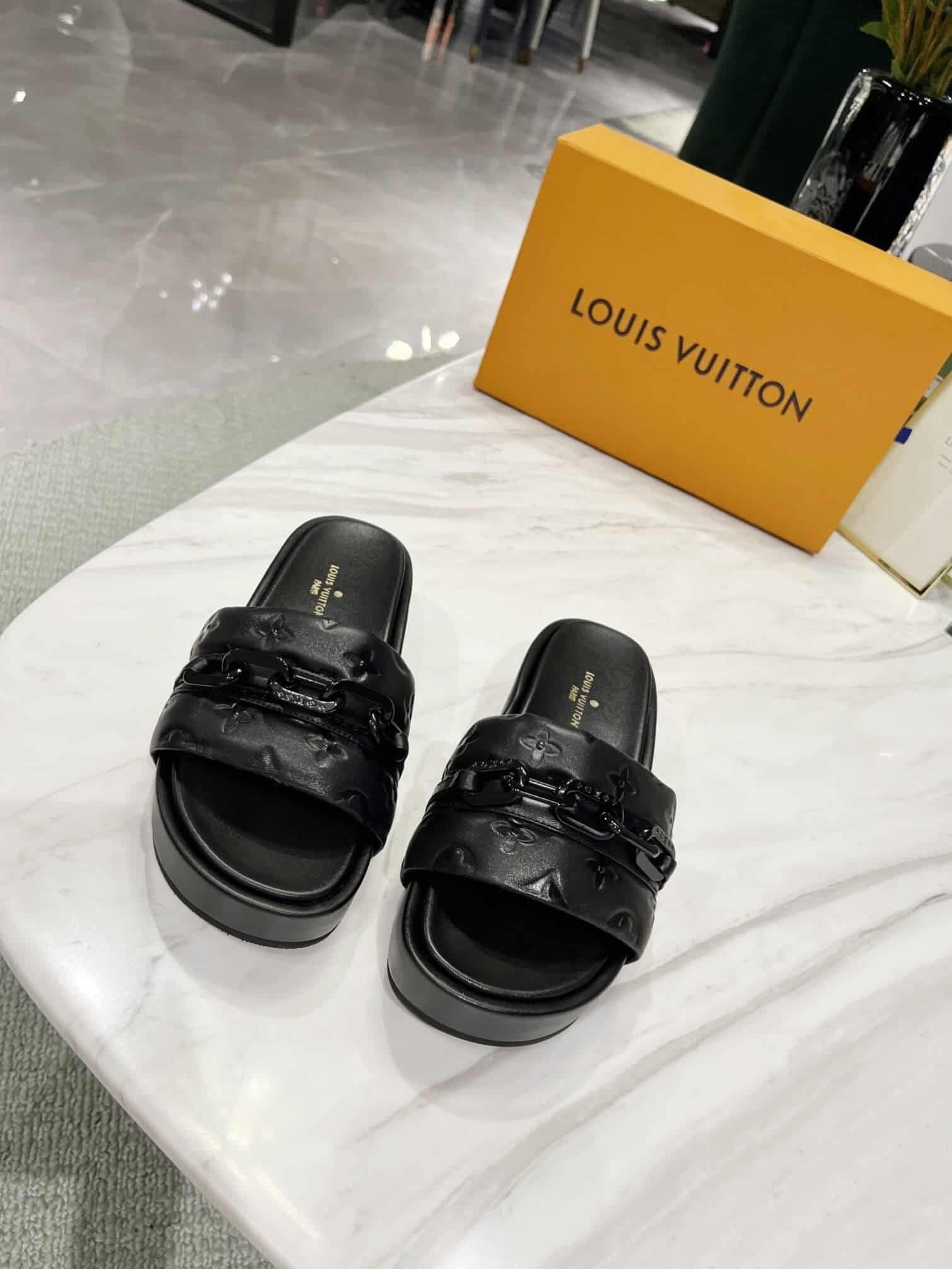 (1:1 replica) Louis Vuitton Jumbo Flatform Mule Black For Women LV