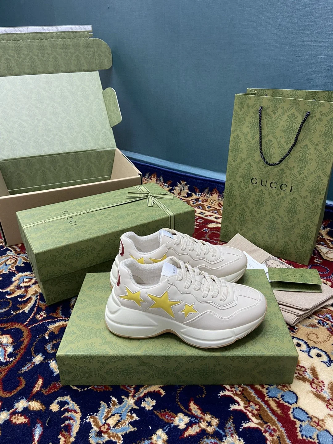 (1:1 replica) Gucci Women s Rhyton Sneaker With Stars White For Women 660938 2SH10 9560