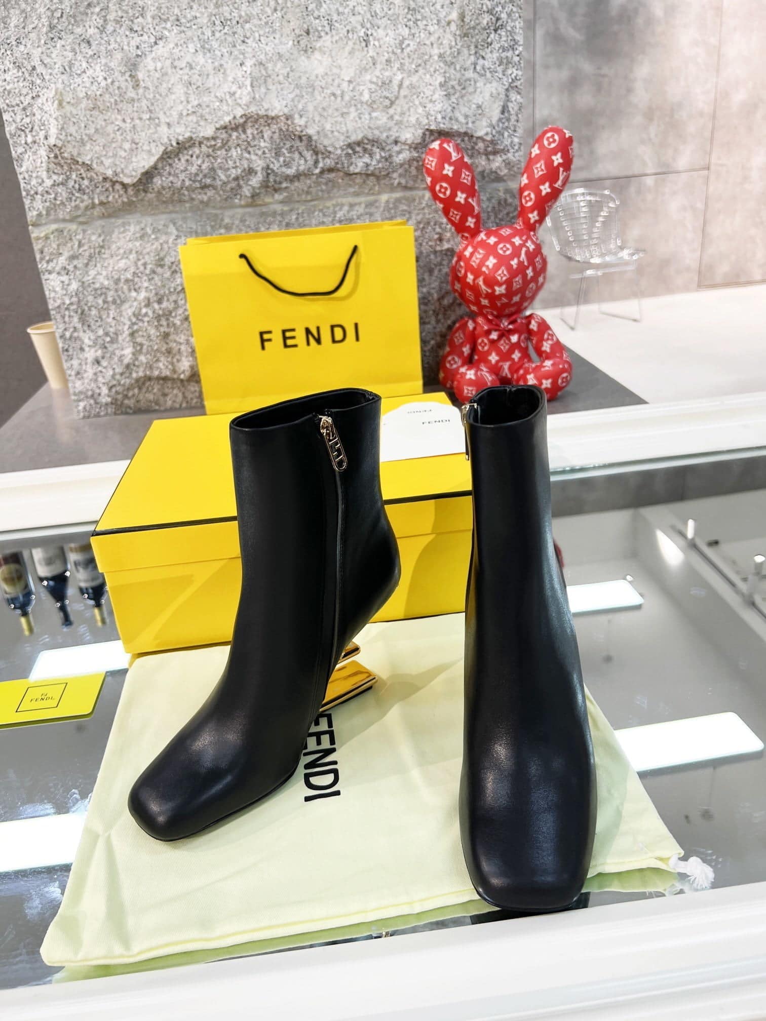 (1:1 replica) Fendi First Black For Women FF 8T8230NBAF0QA1