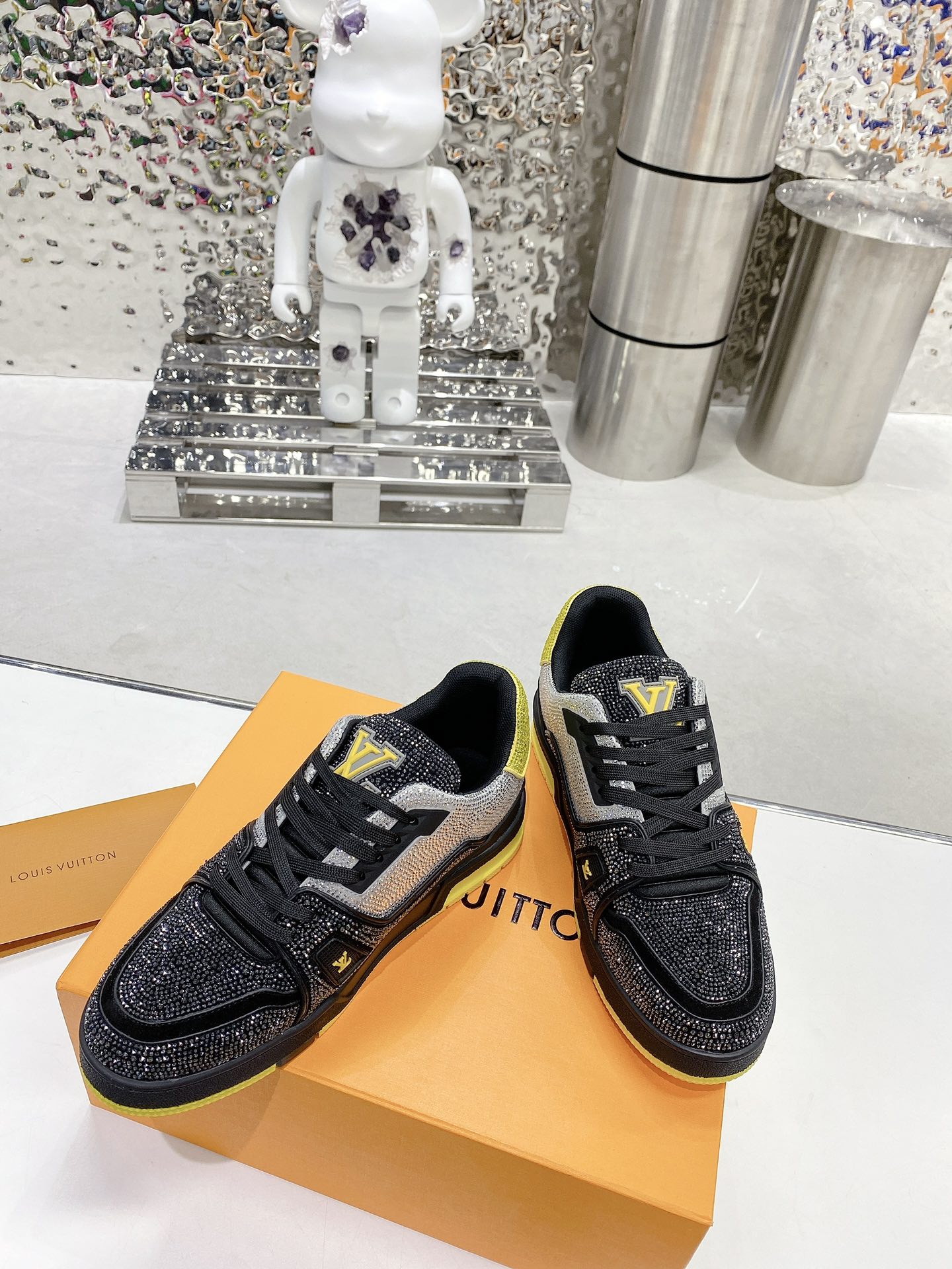 (1:1 replica) Louis Vuitton Women s LV Trainers Black And Yellow For Women LV