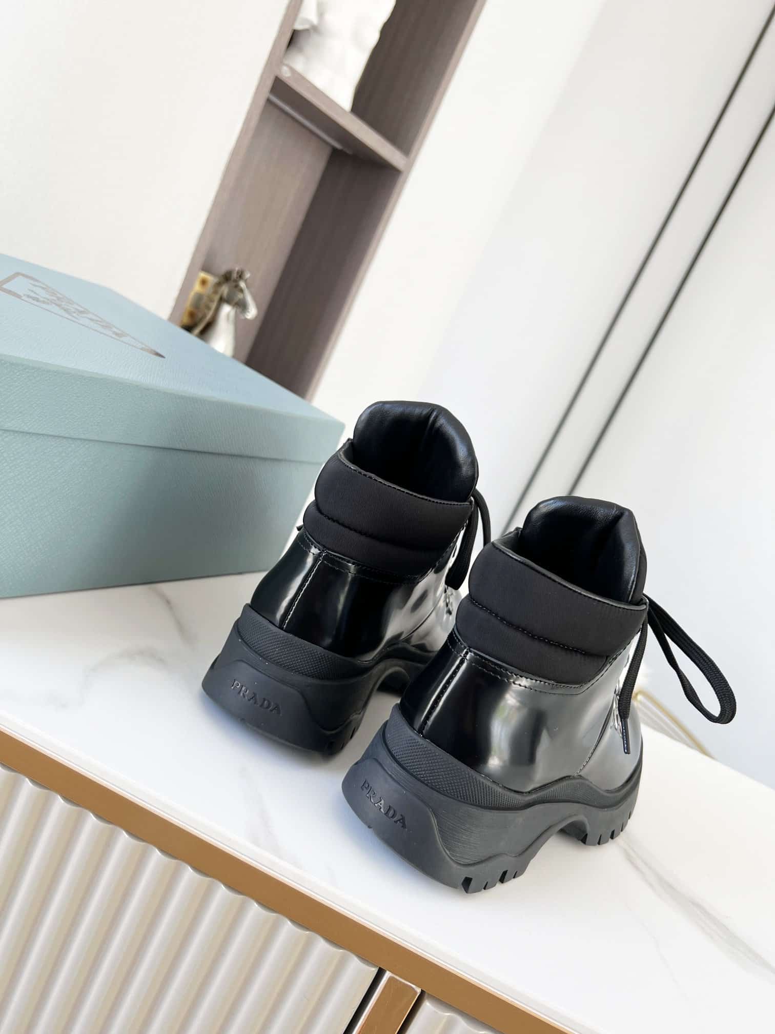 (1:1 replica) Prada Shearling High-Top Sneakers Black For Women PRD