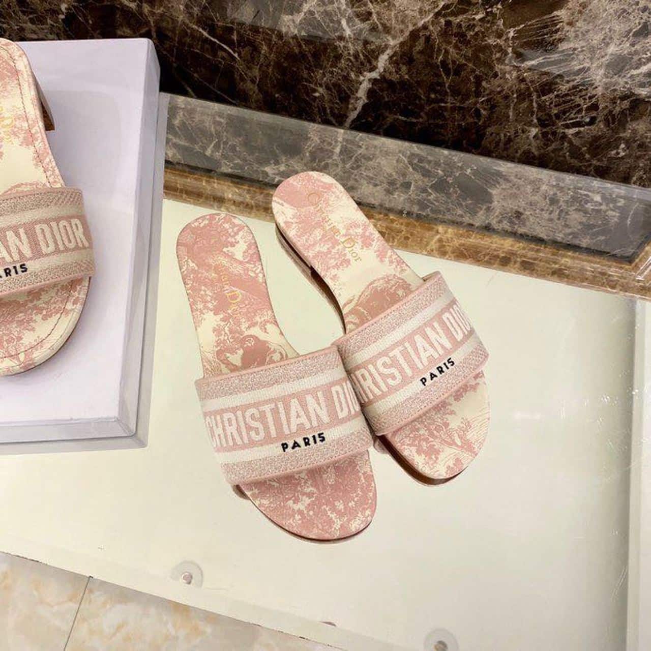 (1:1 replica) Christian Dior Dway Slide Peony Pink Toile De Jouy Embroidered Cotton Pink For Women CD KCQ209TJE_S61W