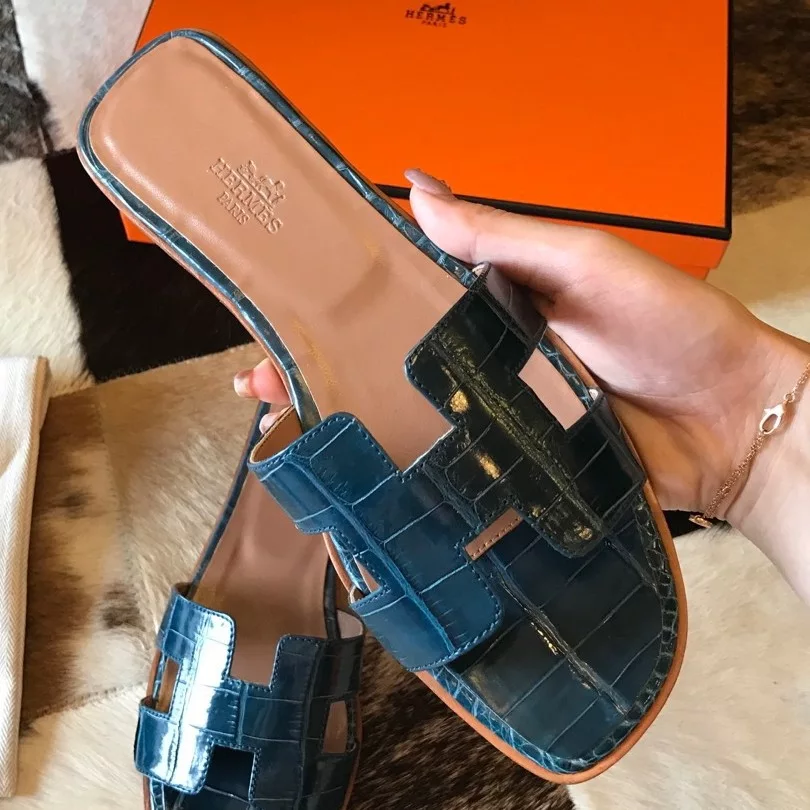(1:1 replica) HERMES ORAN SLIDE SANDALS IN BLUE SHINY NILOTICUS CROCODILE SKIN HMSD050