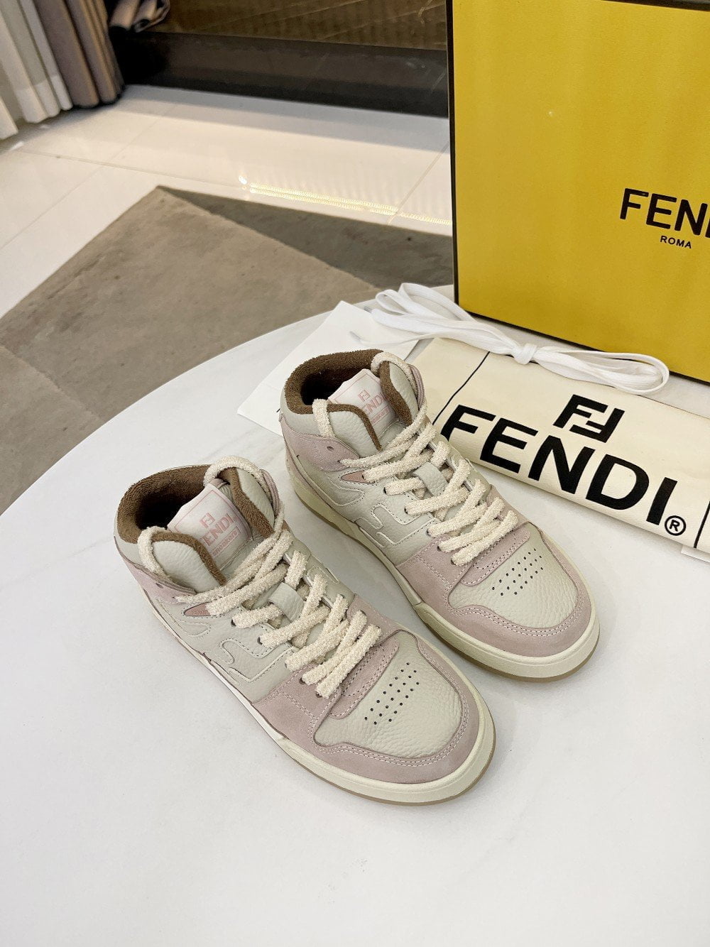 (1:1 replica) Fendi Low Tops In Pink For Women