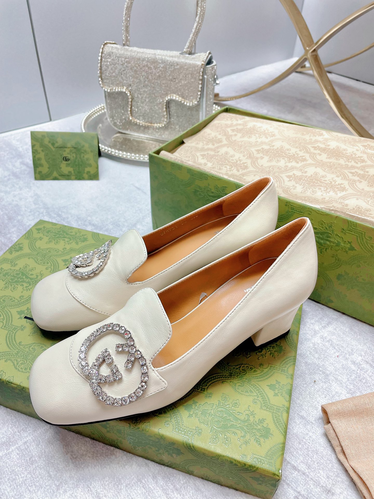 (1:1 replica) Gucci Women s Mid-Heel Pump With GG Logo White For Women GG