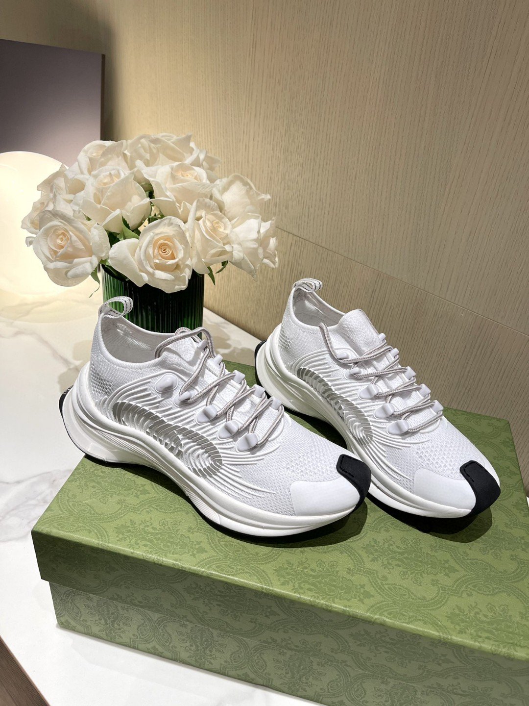 (1:1 replica) Gucci Run Women s Sneaker White For Women 680893 USM10 8475