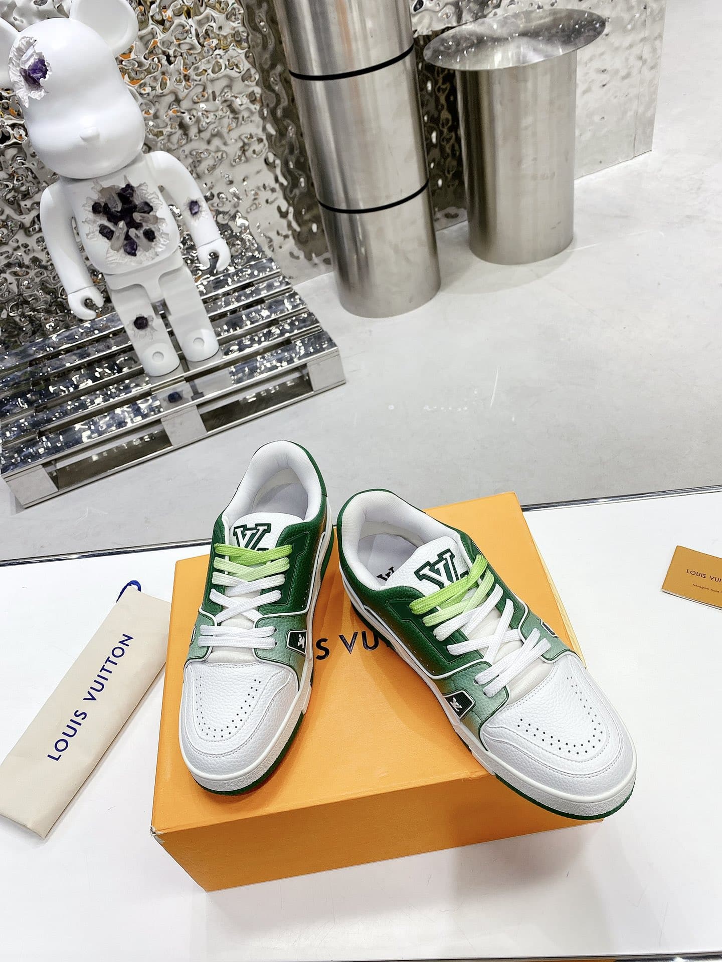 (1:1 replica) Louis Vuitton Women s LV Trainers Green For Women LV