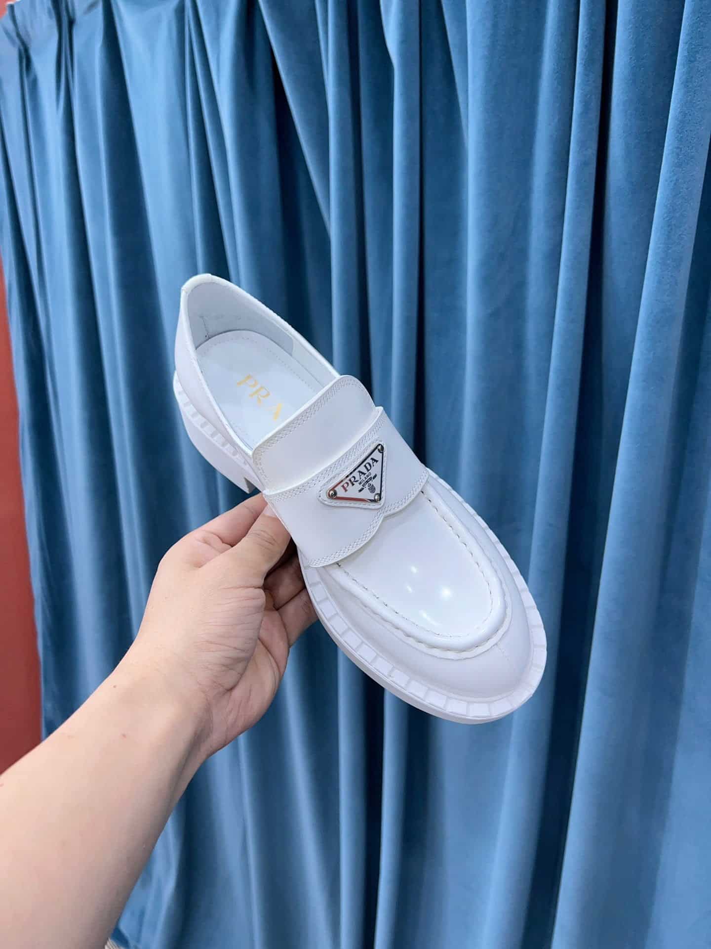 (1:1 replica) Prada Chocolate Sharp Brushed Pointed Loafers White For Women 1.6in/40mm PRD
