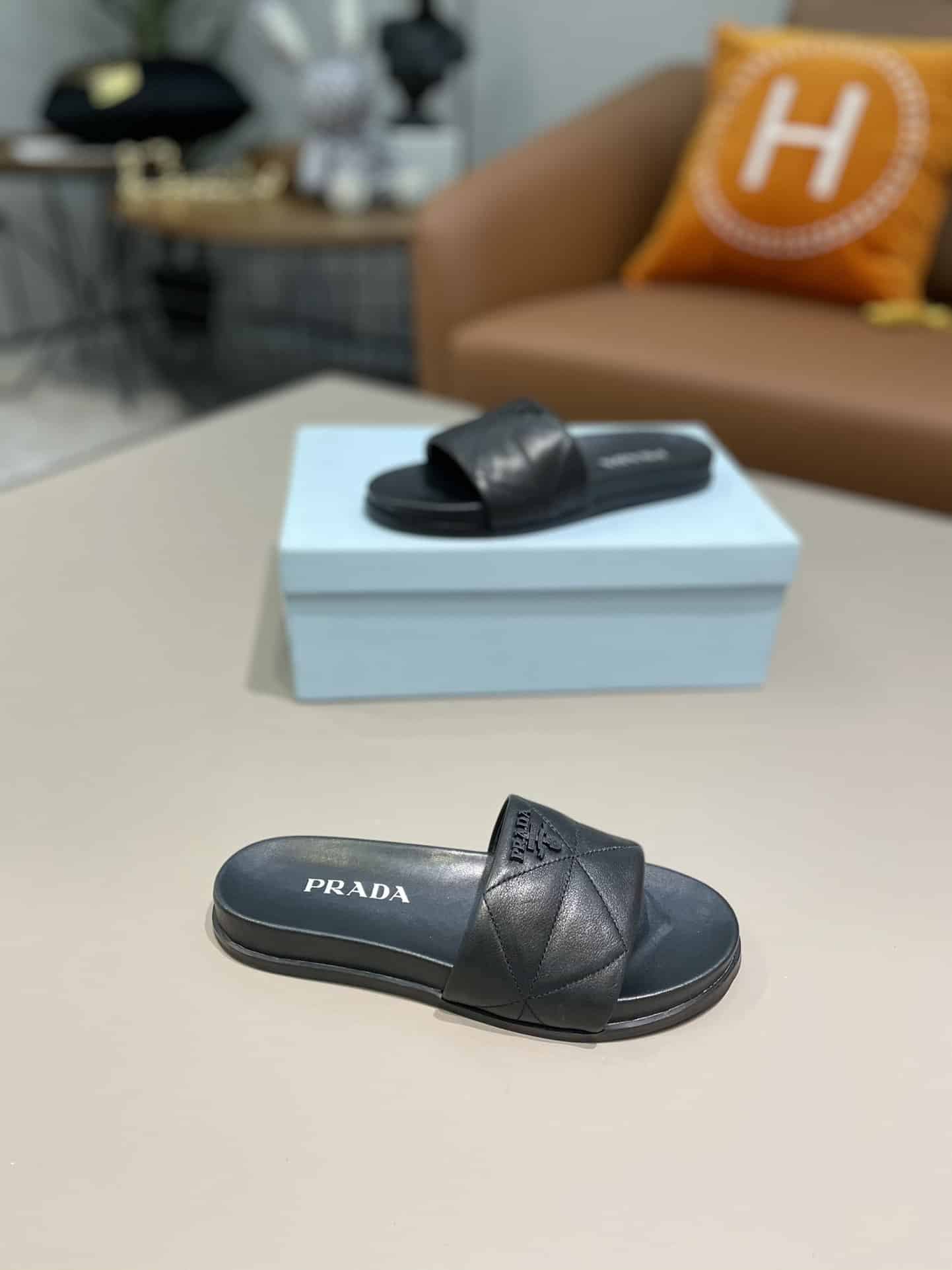 (1:1 replica) Prada Embossed Logo Quilted Slides Black For Women PRD