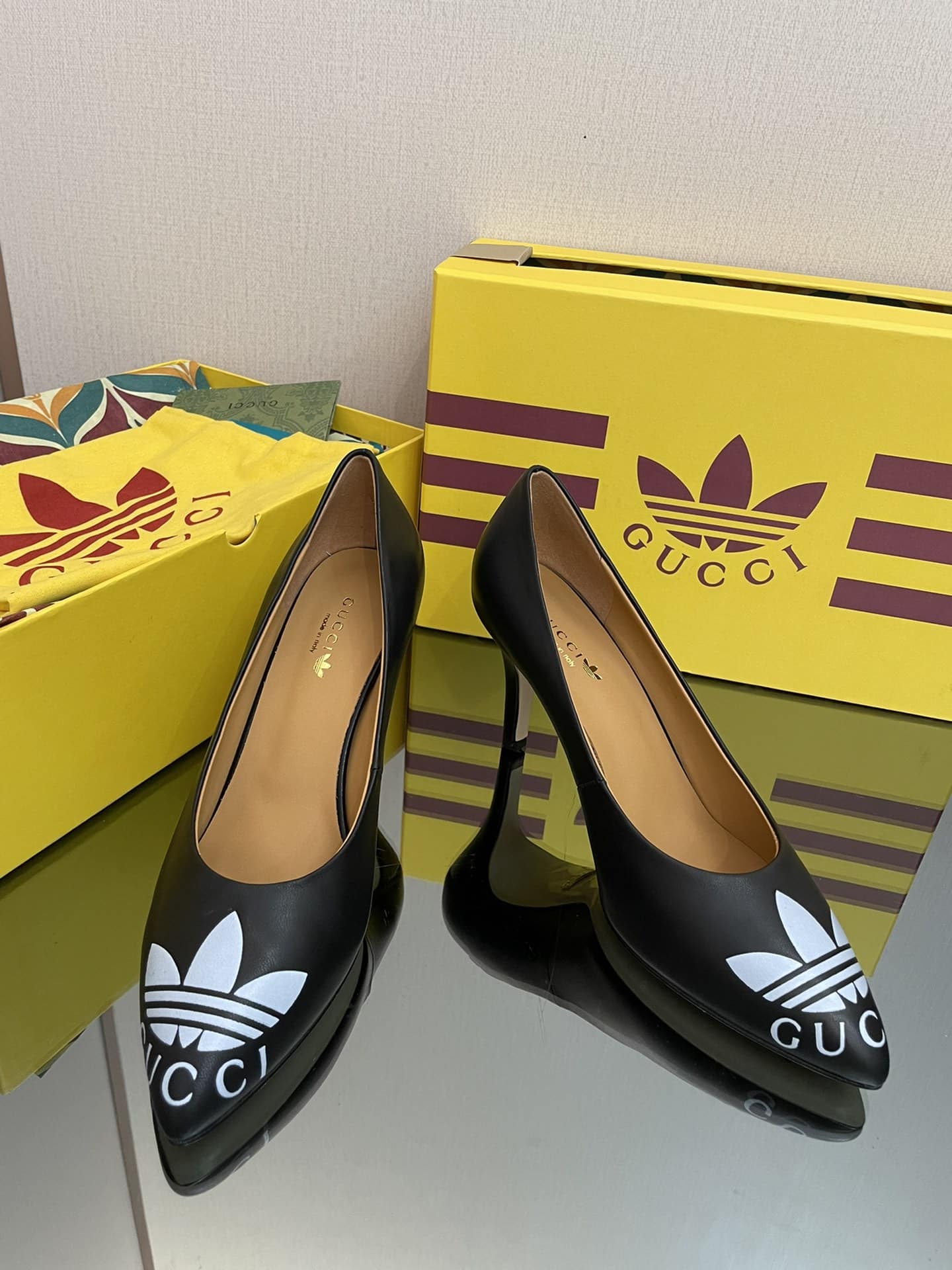 (1:1 replica) Gucci x Adidas Women s Trefoil Pump Black For Women GG