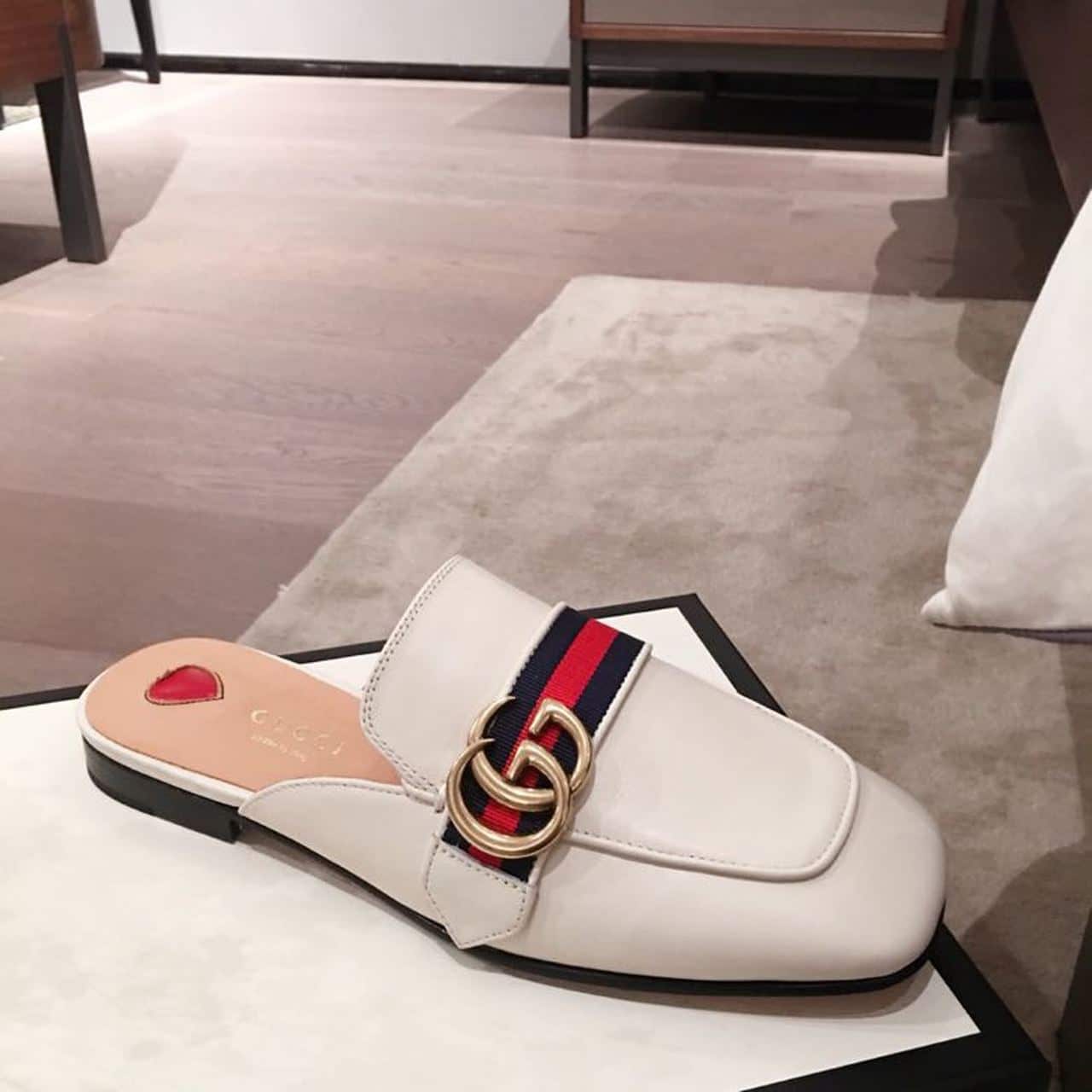 (1:1 replica) Gucci Women s Slipper White For Women GG 423694 DKHC0 9061