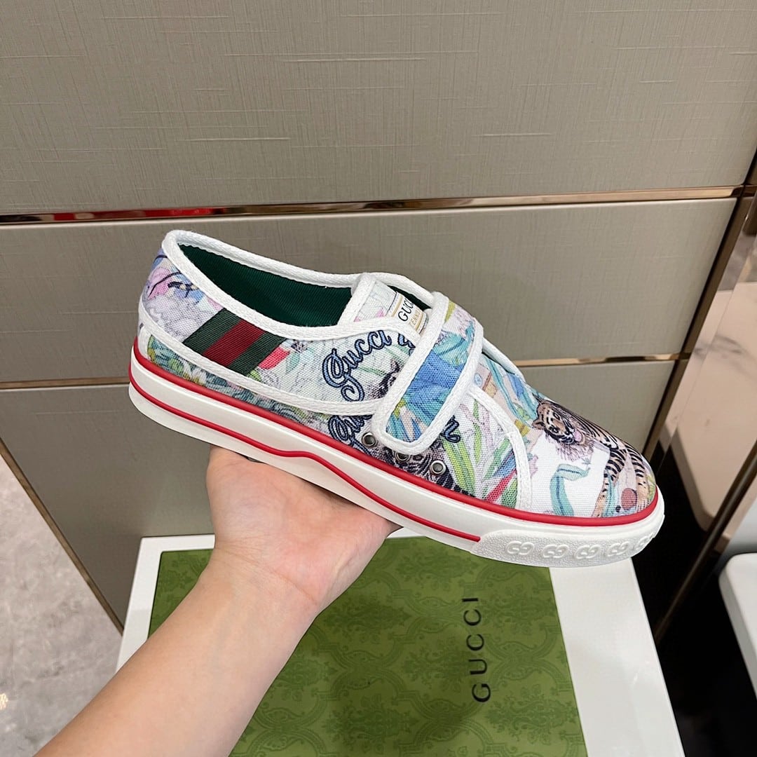 (1:1 replica) Gucci Women s Tennis 1977 Sneaker With Tiger White Blue For Women 676092