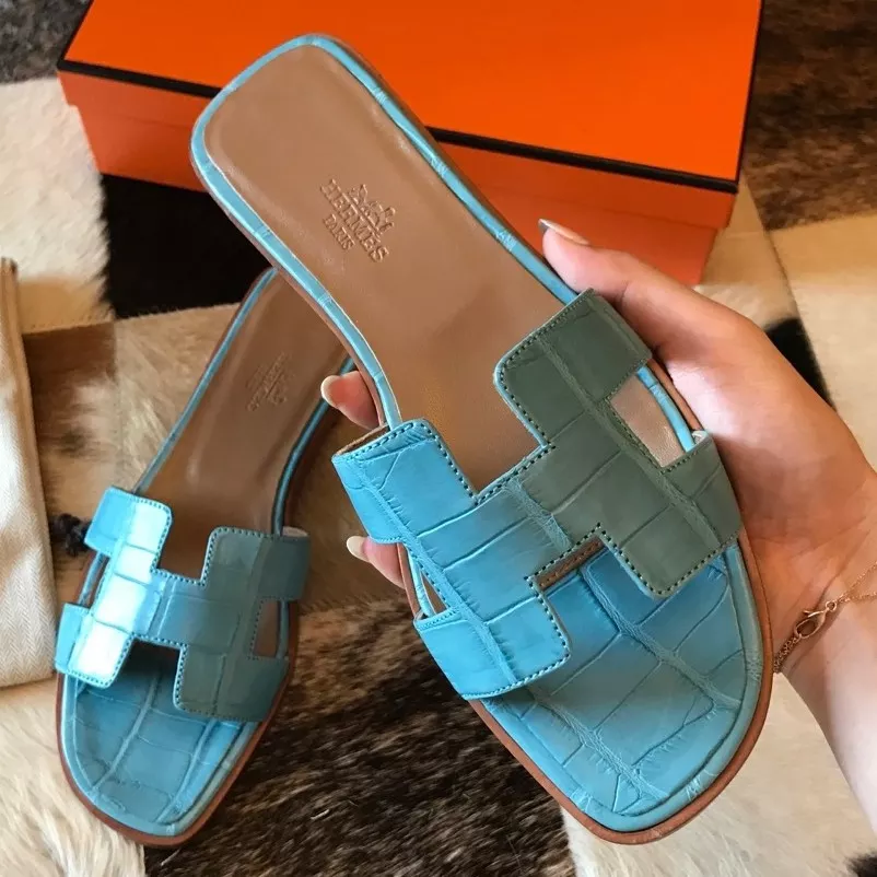 (1:1 replica) HERMES ORAN SLIDE SANDALS IN CELESTE SHINY NILOTICUS CROCODILE SKIN HMSD048