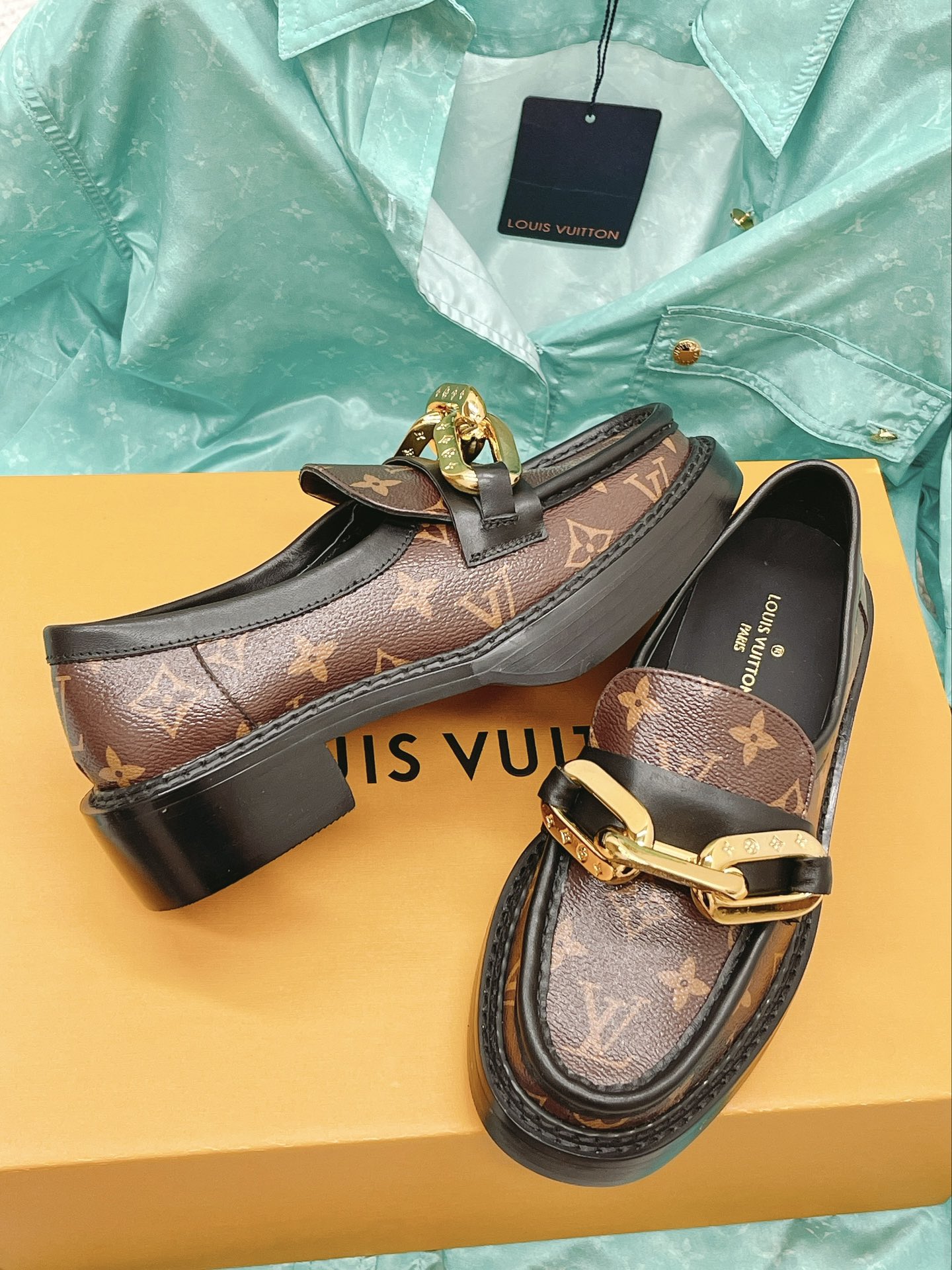 (1:1 replica) Louis Vuitton Women s Academy Loafer Brown For Women LV