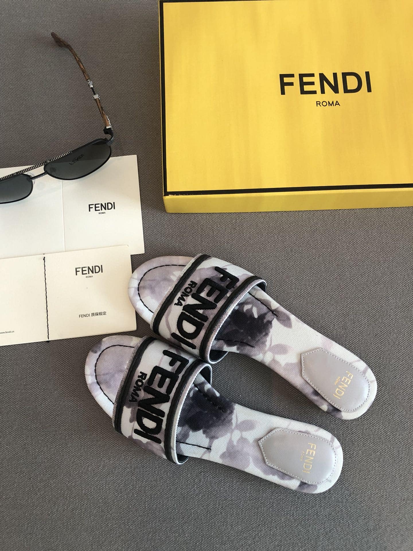 (1:1 replica) Fendi Signature Canvas Grey For Women FF