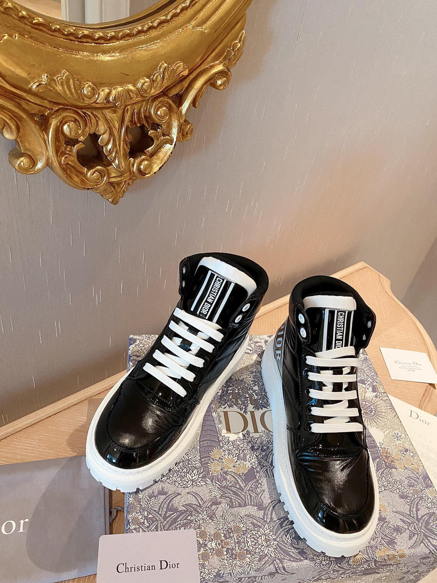 (1:1 replica) Christian Dior D-Player Patent-Trim Black For Women CD