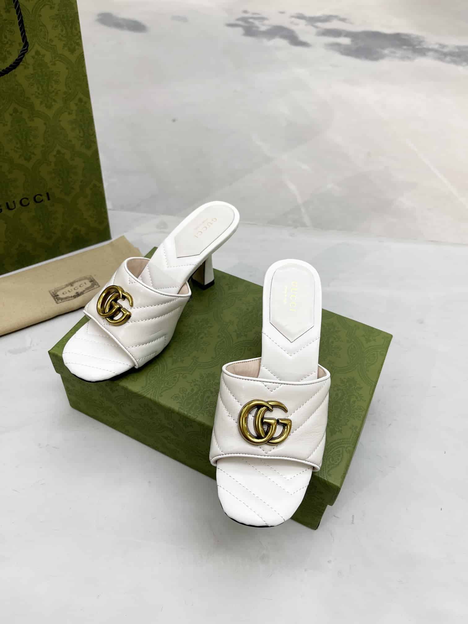 (1:1 replica) Gucci Double G Slide Sandal Chevron Matelasse White For Women GG 674839 BKO00 9022