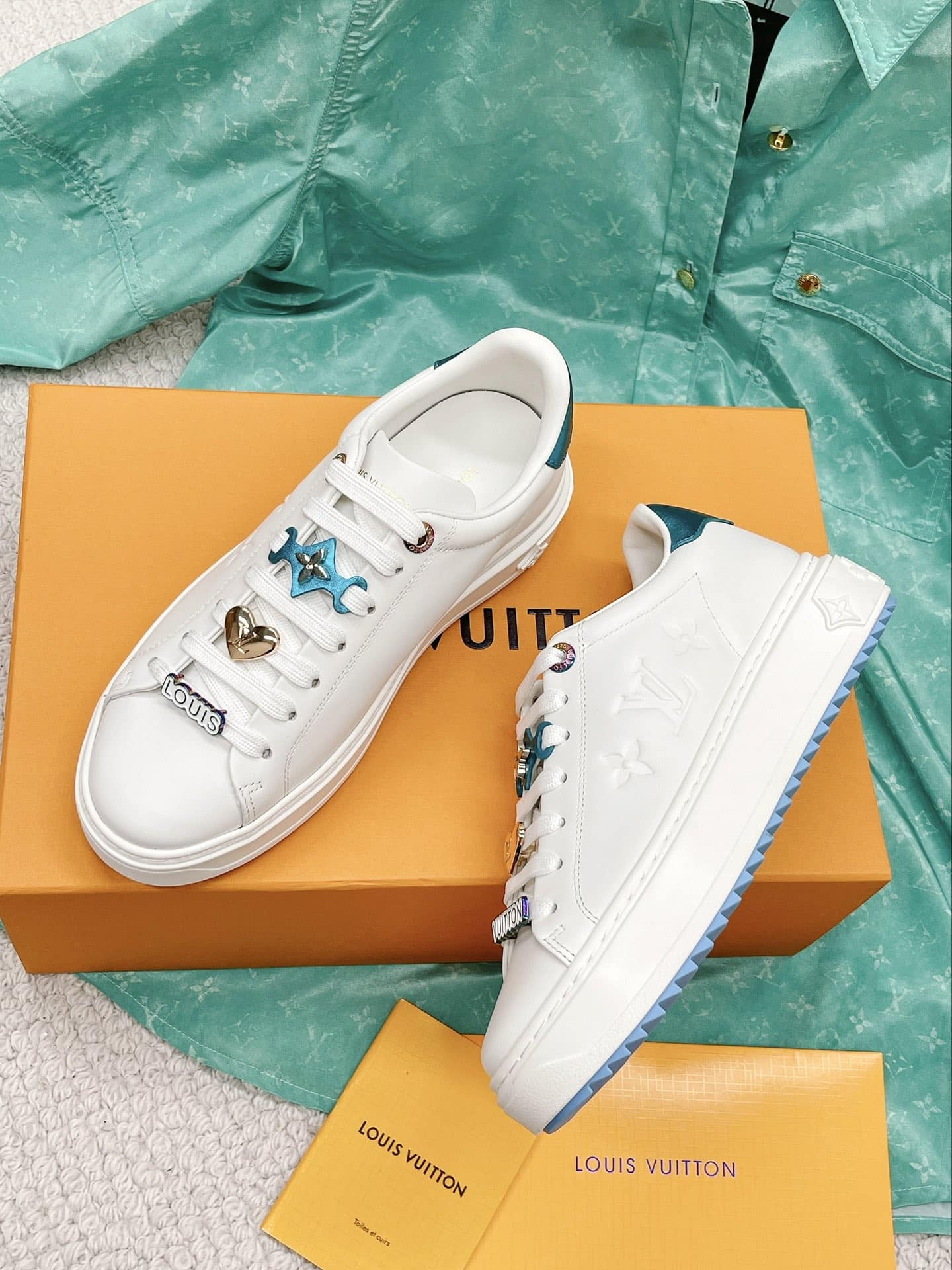 (1:1 replica) Louis Vuitton Women s Time Out Sneaker Blue For Women LV 1AADNP