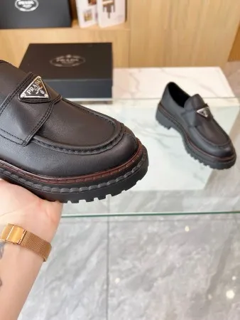 (1:1 replica) Prada Women s Double Chocolate Loafers in Black Leather PRL012