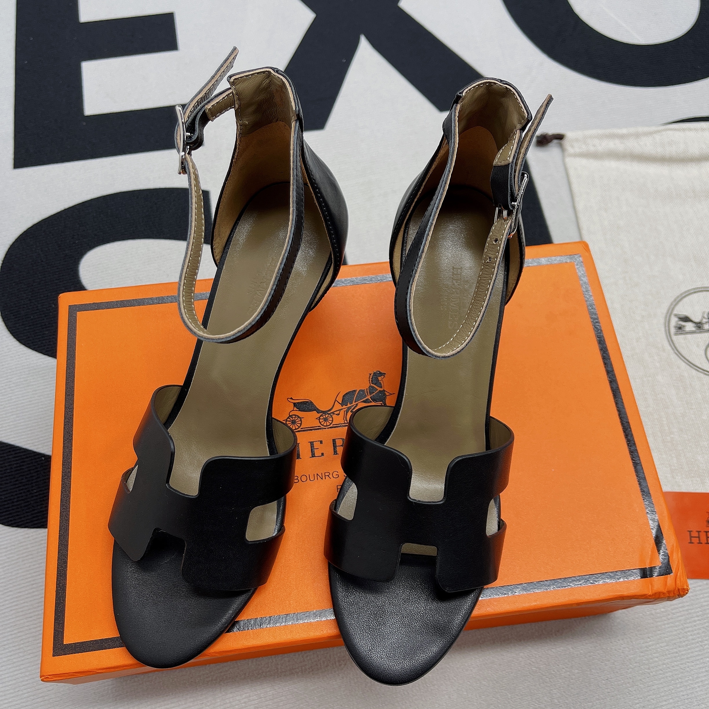 (1:1 replica) Hermes Legend Sandals Calfskin Leather Spring/Summer Collection Noir