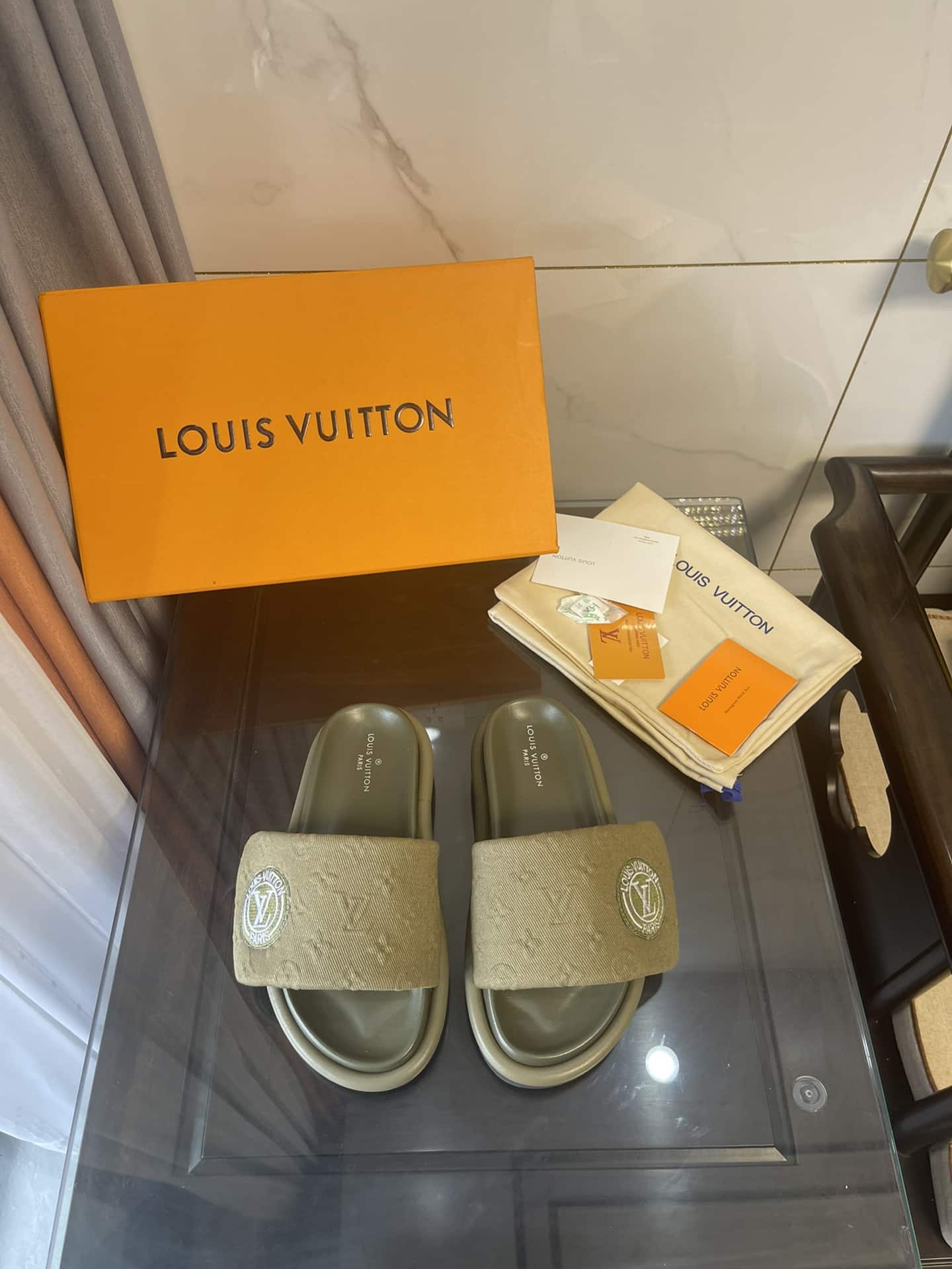 (1:1 replica) Louis Vuitton Women s Pool Pillow Comfort Mule Green For Women LV