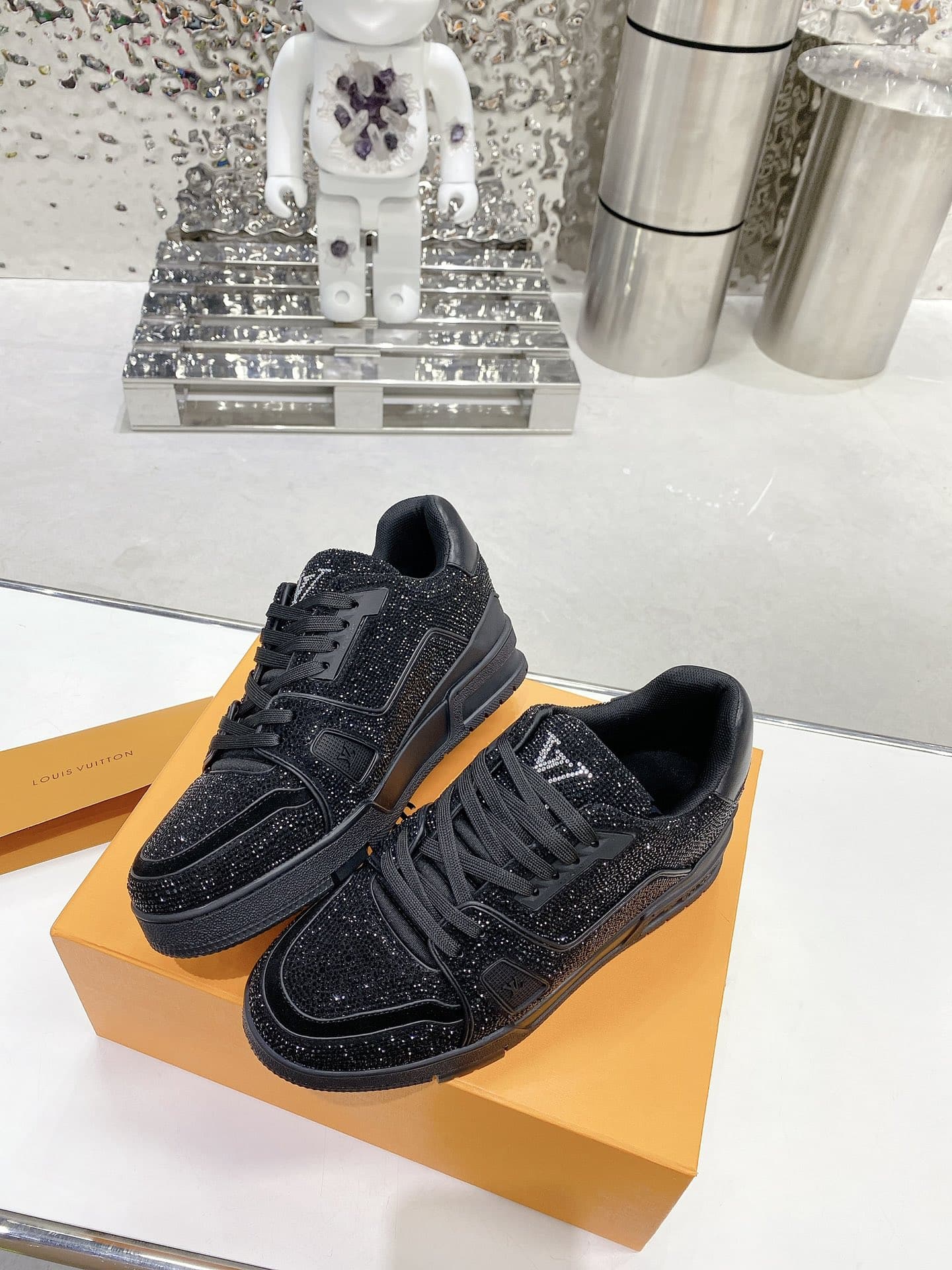 (1:1 replica) Louis Vuitton Women s LV Trainers Black For Women LV
