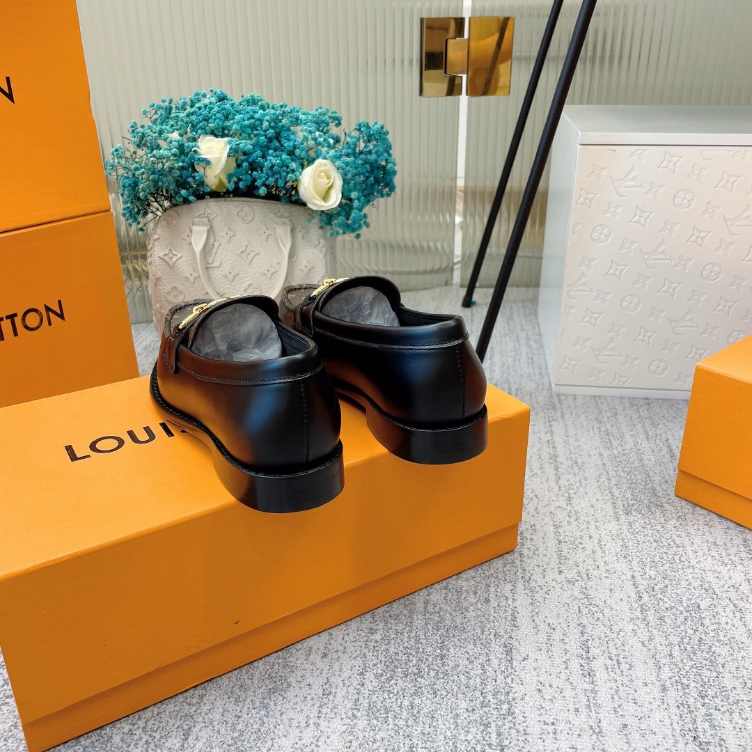 (1:1 replica) Louis Vuitton Women s Chess Flat Loafe Black For Women LV