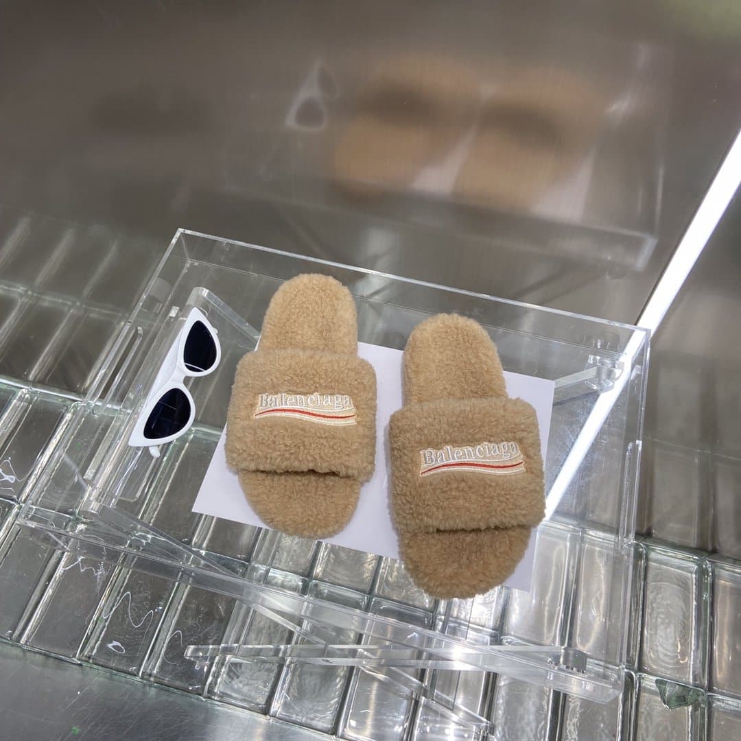 (1:1 replica) Balenciaga Furry Slide Sandal Beige For Women