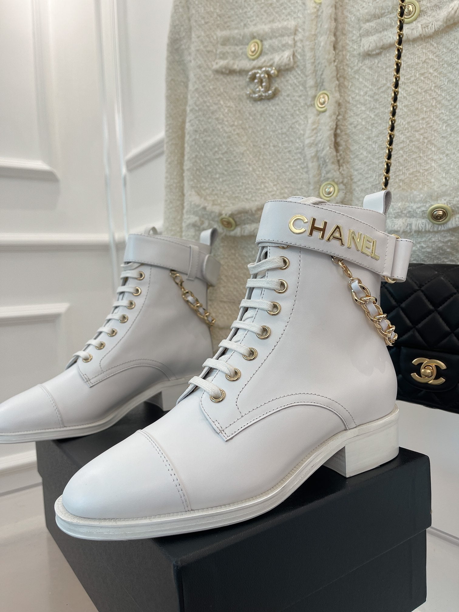 (1:1 replica) Chanel Women s Lace-Up With Chain White For Women 1.5in/4cm