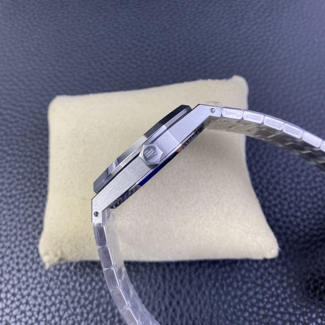 Audemars Piguet Replica Watch Royal Oak Selfwinding “50th Anniversary” 41mm Stainless Steel Green Dial 15510ST.OO.1320ST.04-ZF(1:1 replica)