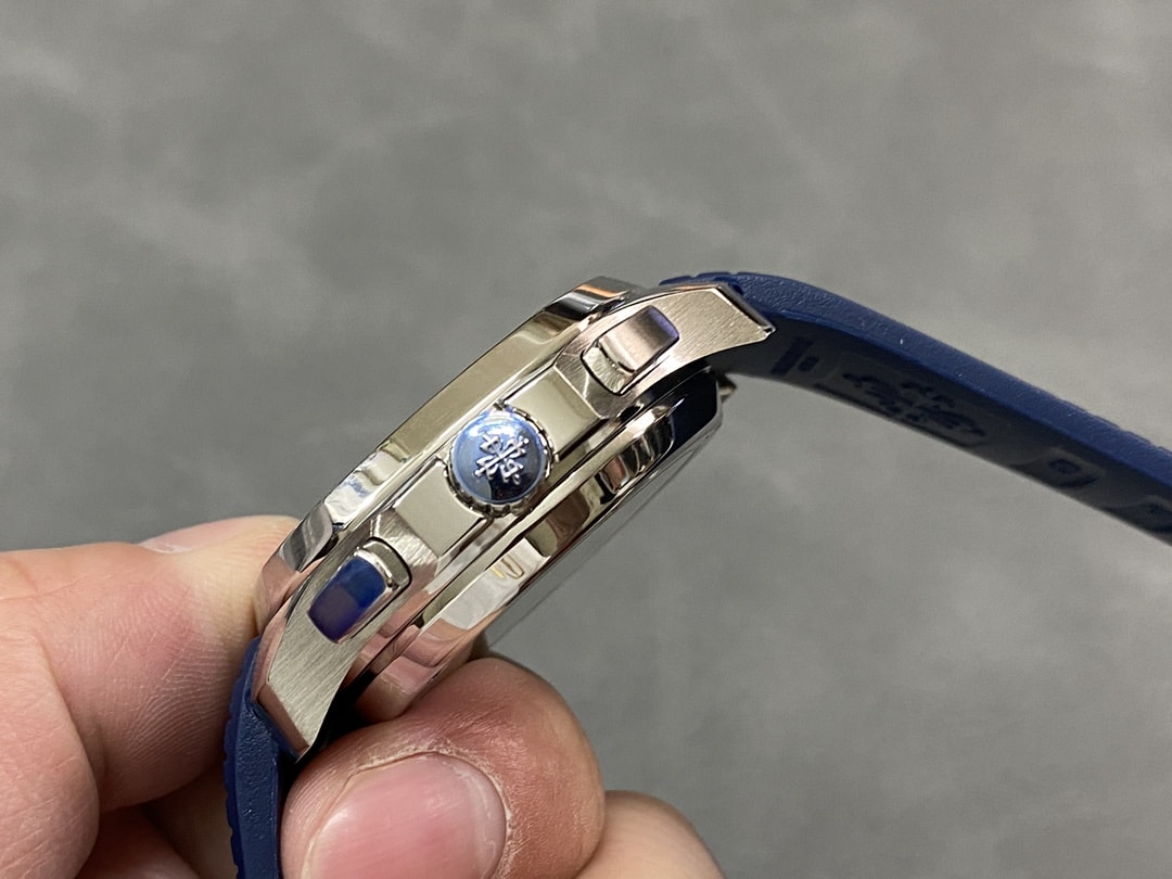 Fake Patek Philippe Replica Watch Aquanaut Chronograph White Gold Blue Dial 5968G-001 MMA(1:1 replica)