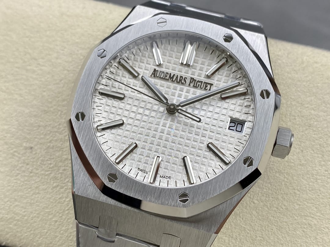 Audemars Piguet replica watch Royal Oak Selfwinding “50th Anniversary” 41mm Stainless Steel Silver Dial 15510ST.OO.1320ST.03-ZF(1:1 replica)