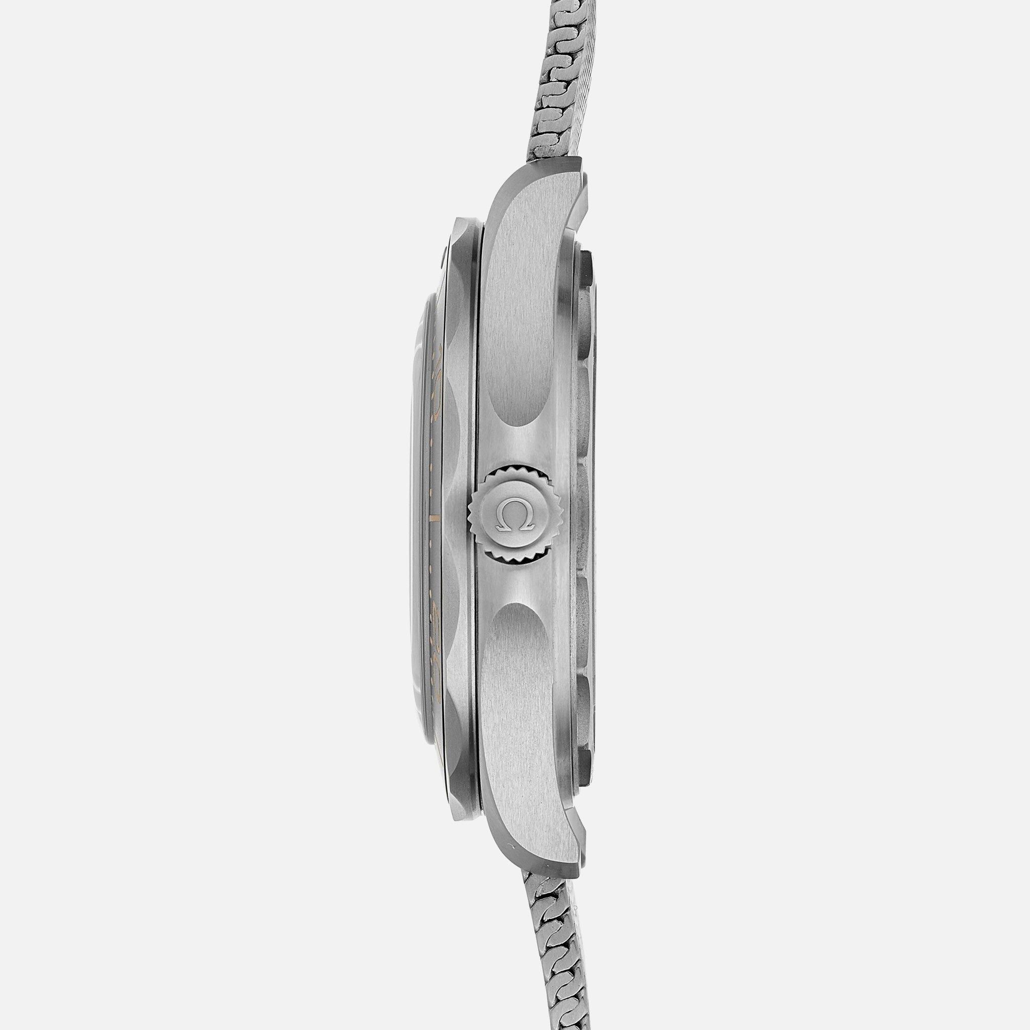 Seamaster Diver 300M Co-Axial Master Chronometer 42mm Titanium 007 Edition On Bracelet(1:1 replica)