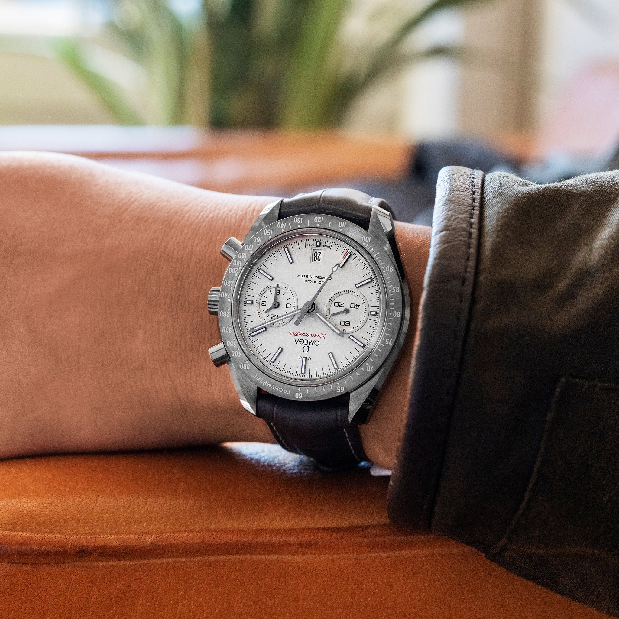 Speedmaster Moonwatch Co-Axial Chronograph 44.25mm 'Grey Side Of The Moon'(1:1 replica)
