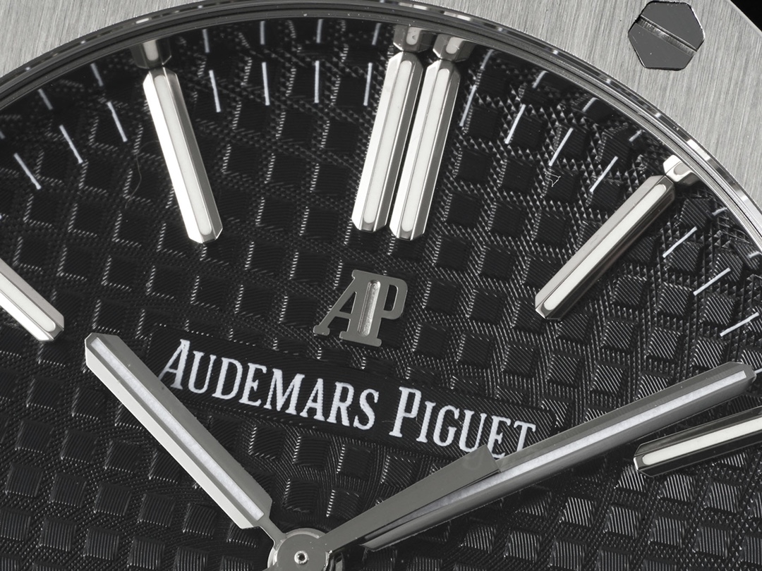 Audemars piguet Royal Oak Series 15400ST.OO.1220ST.01(1:1 replica)