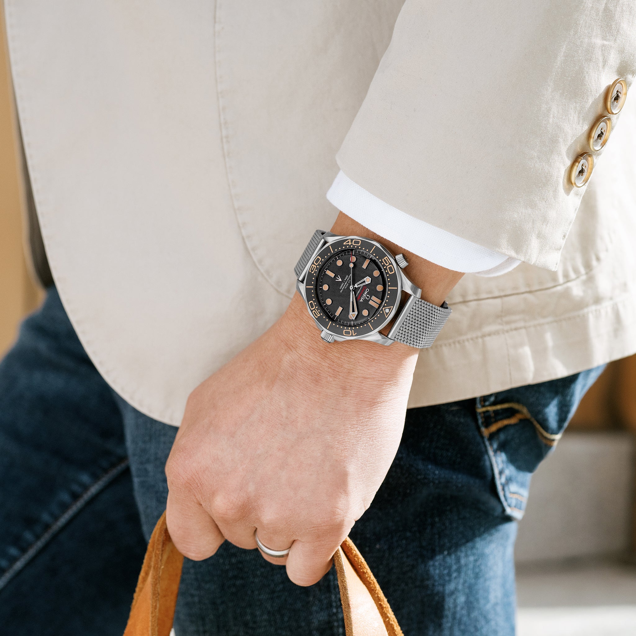 Seamaster Diver 300M Co-Axial Master Chronometer 42mm Titanium 007 Edition On Bracelet(1:1 replica)