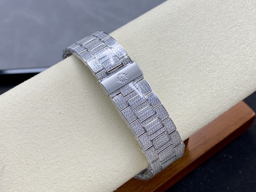 Fake Diamond Watch Patek Philippe Replica 5719/1G-001 Nautilus 40mm White Gold Diamond Pave White Gold Diamond Set Automatic AMG(1:1 replica)