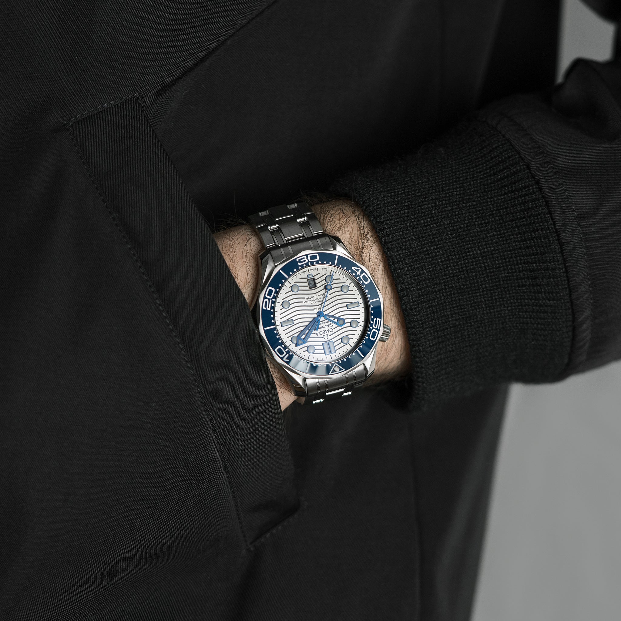 Seamaster Diver 300M Co-Axial Master Chronometer 42mm Grey Dial On Bracelet(1:1 replica)