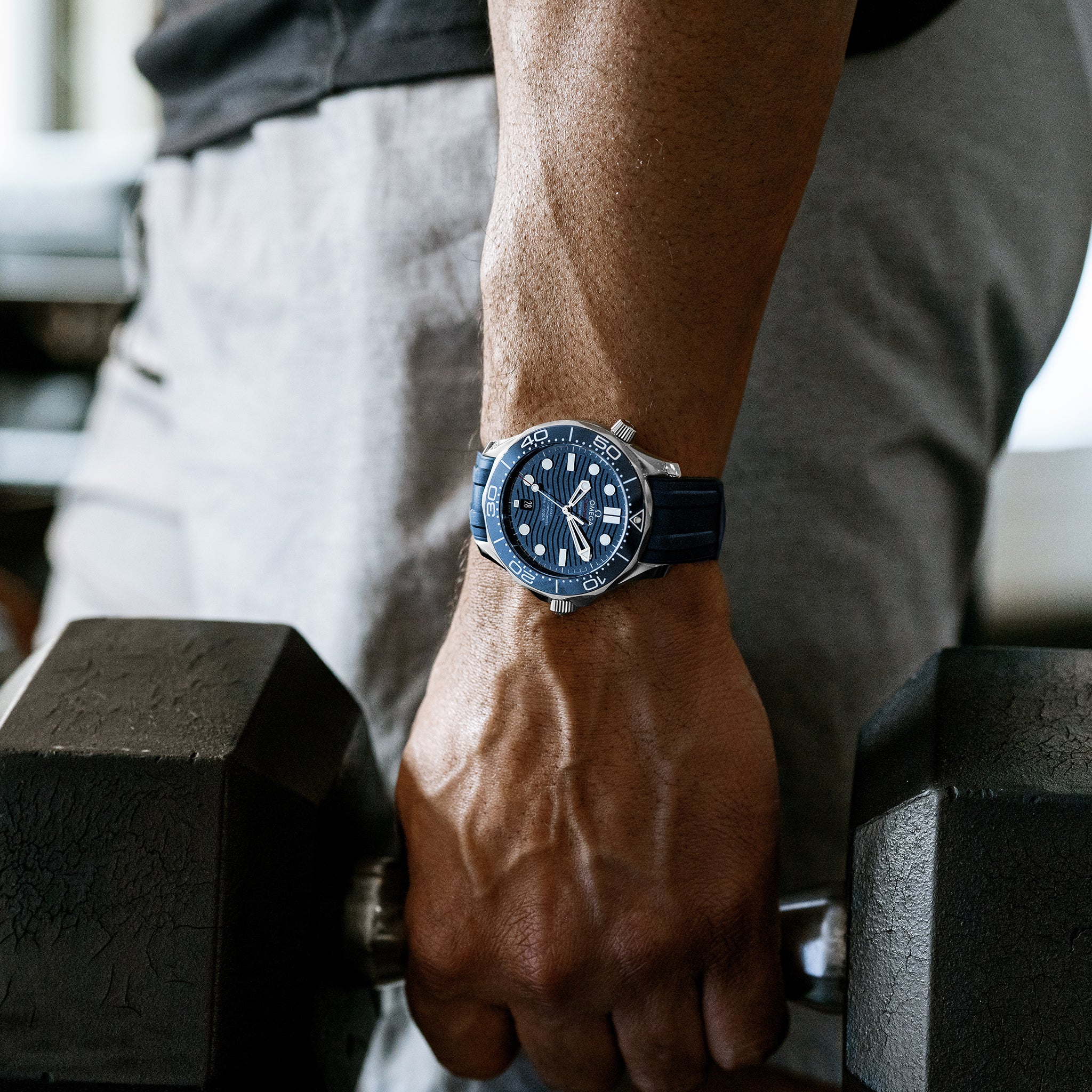 Seamaster Diver 300M Co-Axial Master Chronometer 42mm Blue Dial On Rubber Strap(1:1 replica)