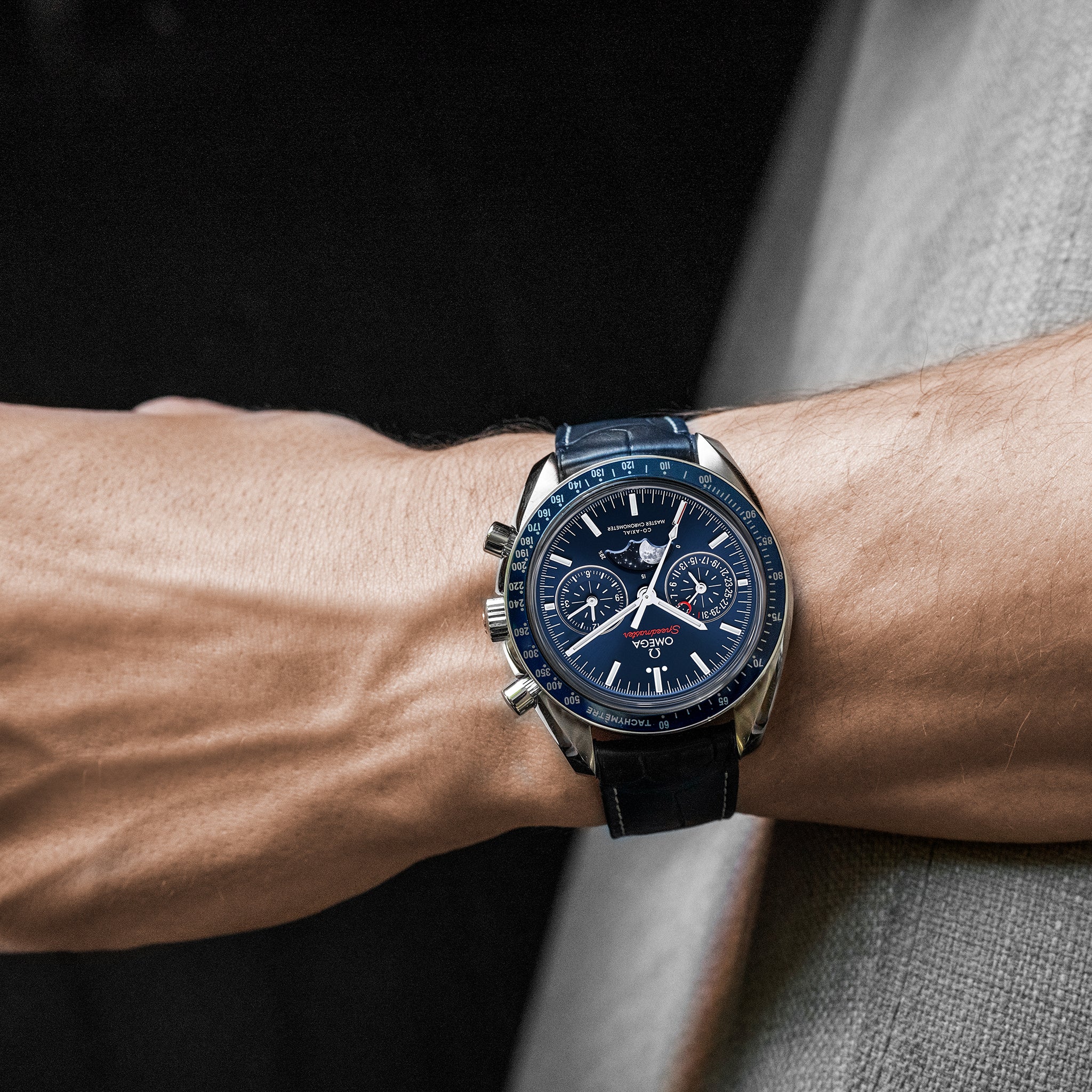 Speedmaster Moonwatch Co-Axial Master Chronometer Moonphase Chronograph 44.25mm Blue Dial(1:1 replica)