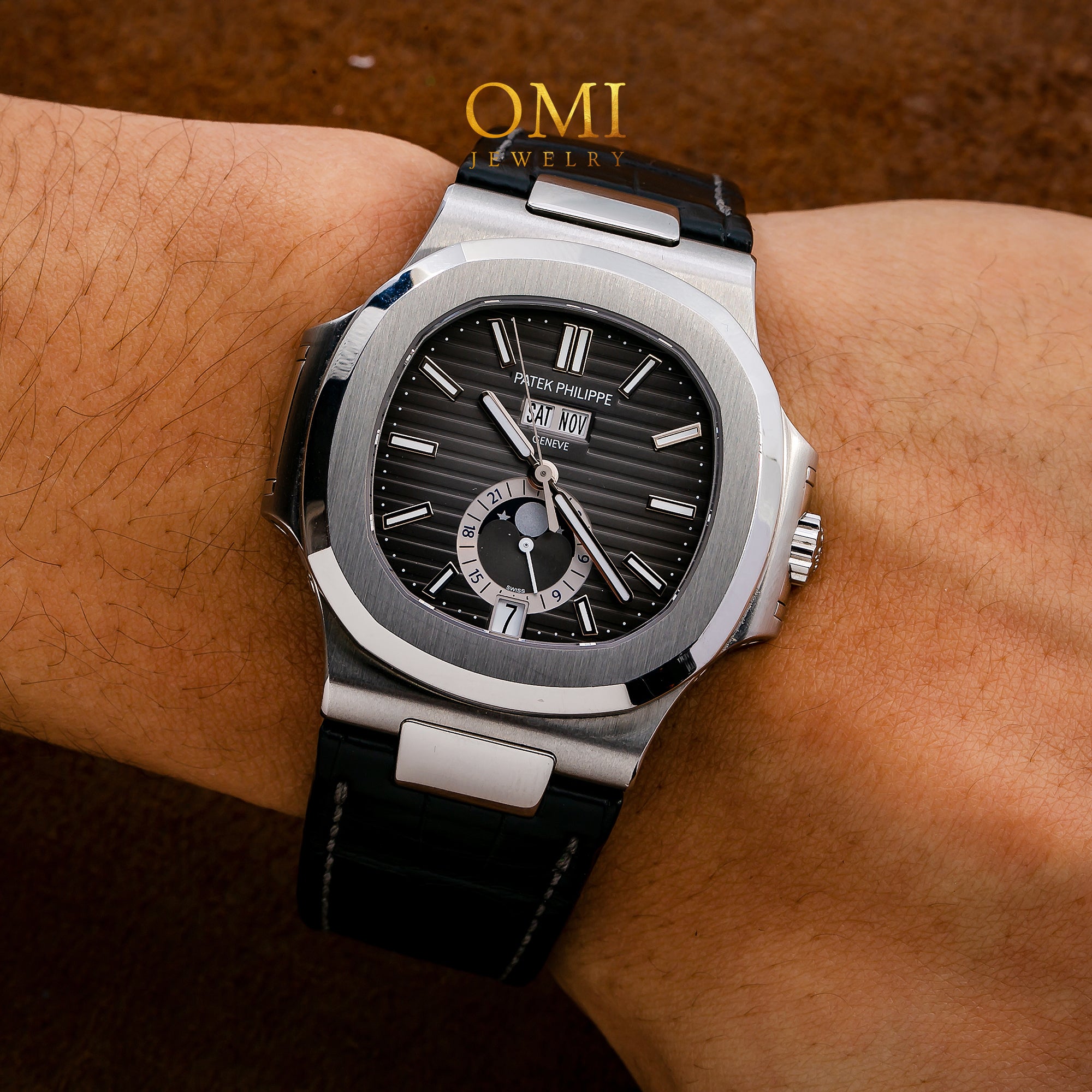 Patek Philippe Nautilus 5726A-001 40MM Black Dial With Leather Bracelet(1:1 replica)