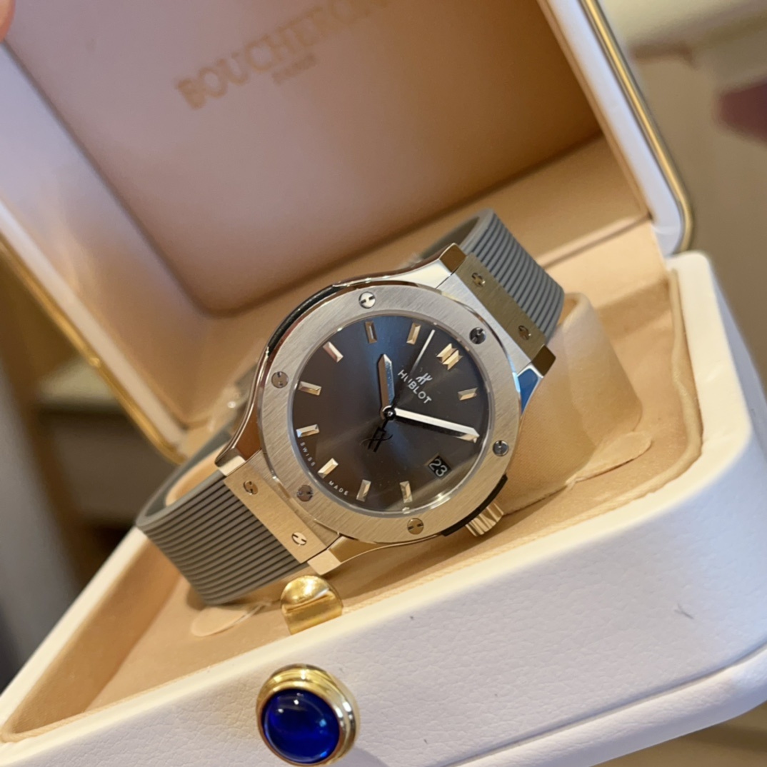 Hublot Classic 33mm High-End Women's Watch(1:1 replica)